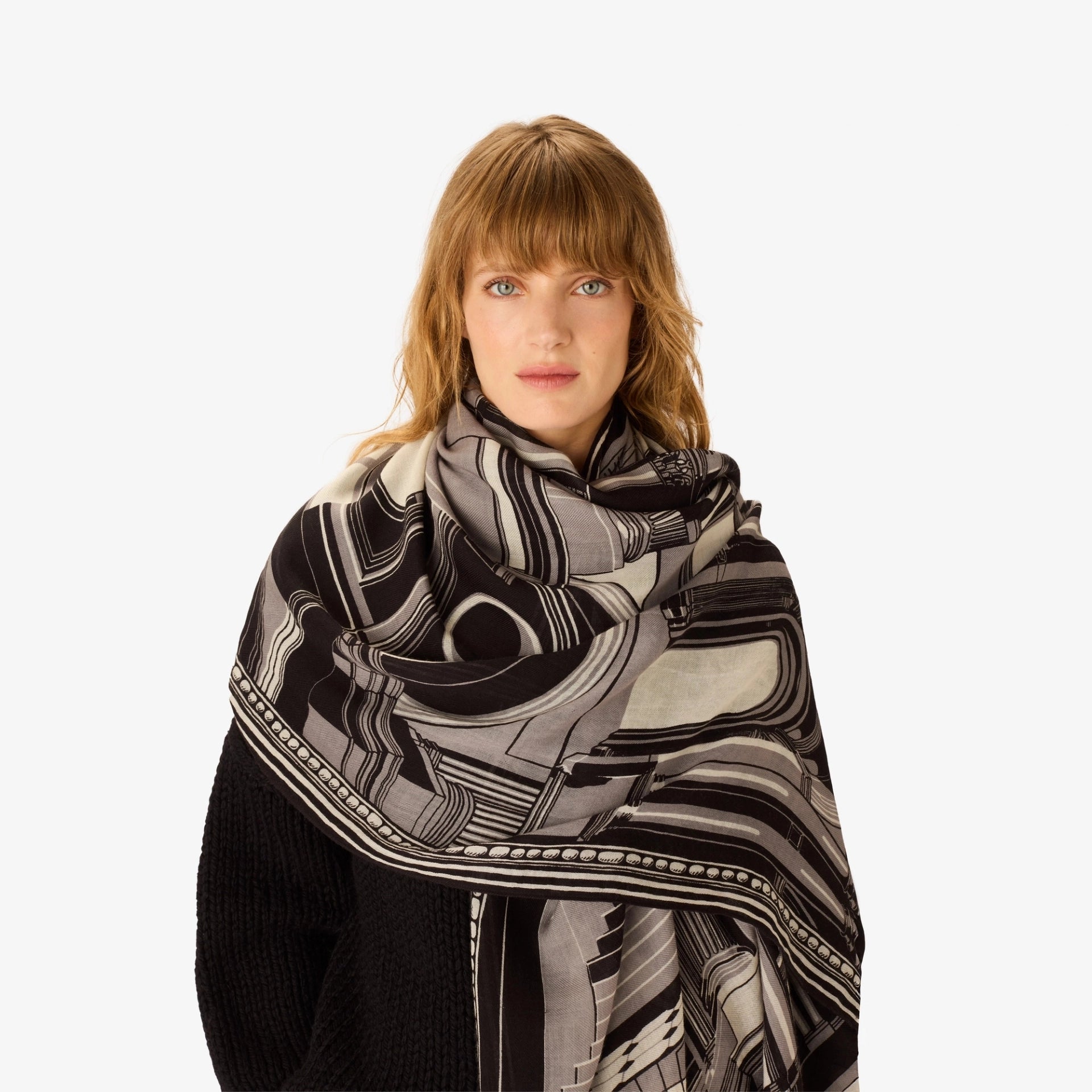 Architecture Etole 100 in Black, from Inoui Editions