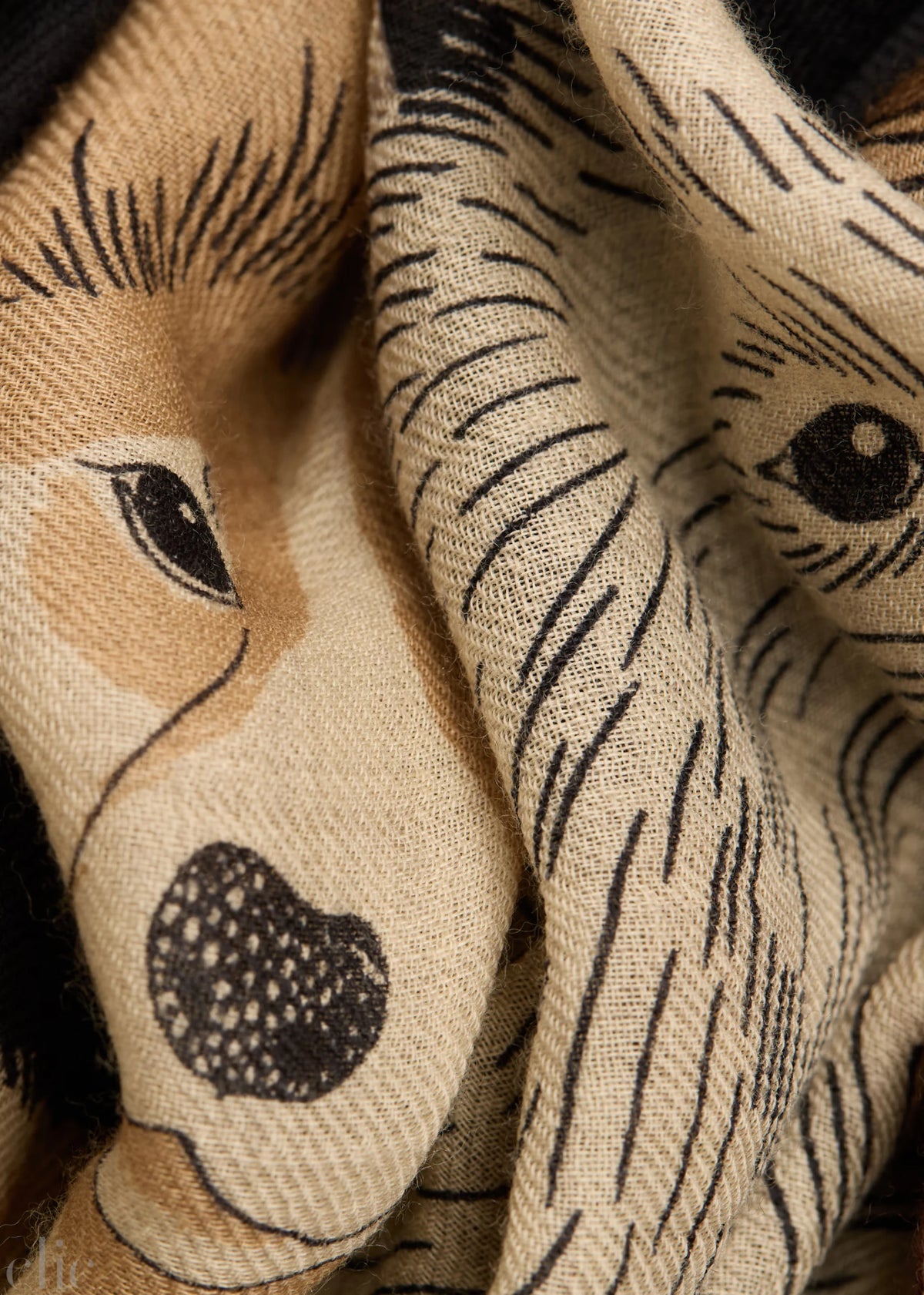 Toutou Scarf in Black, from Inoui Editions