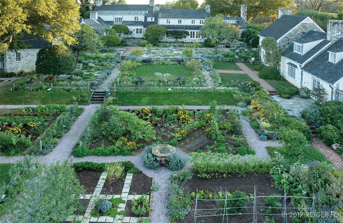 The Gardens of Bunny Mellon: The first study of the gardens and landscapes designed by the famed society hostess