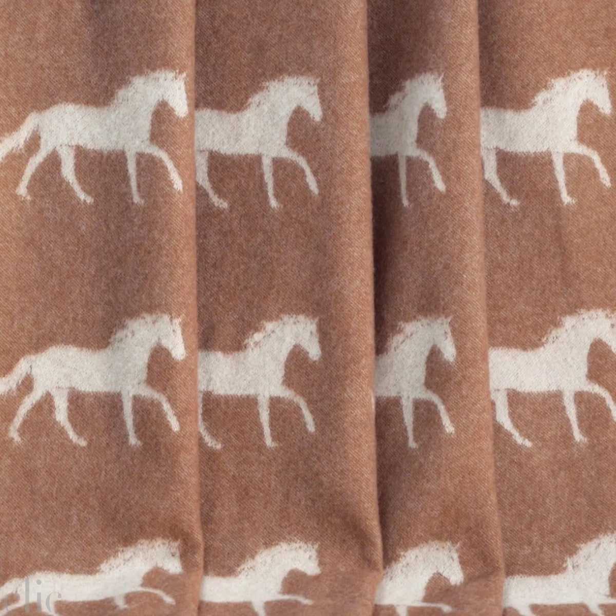 Horse Wool throw in Chestnut