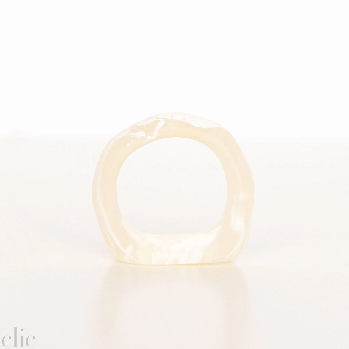 Set of 6 Napkin Rings in White Swirl, from Nashi Home
