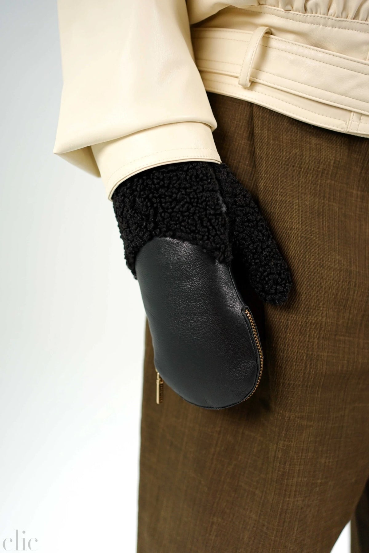 AW87 Glove in Black, from Aristide