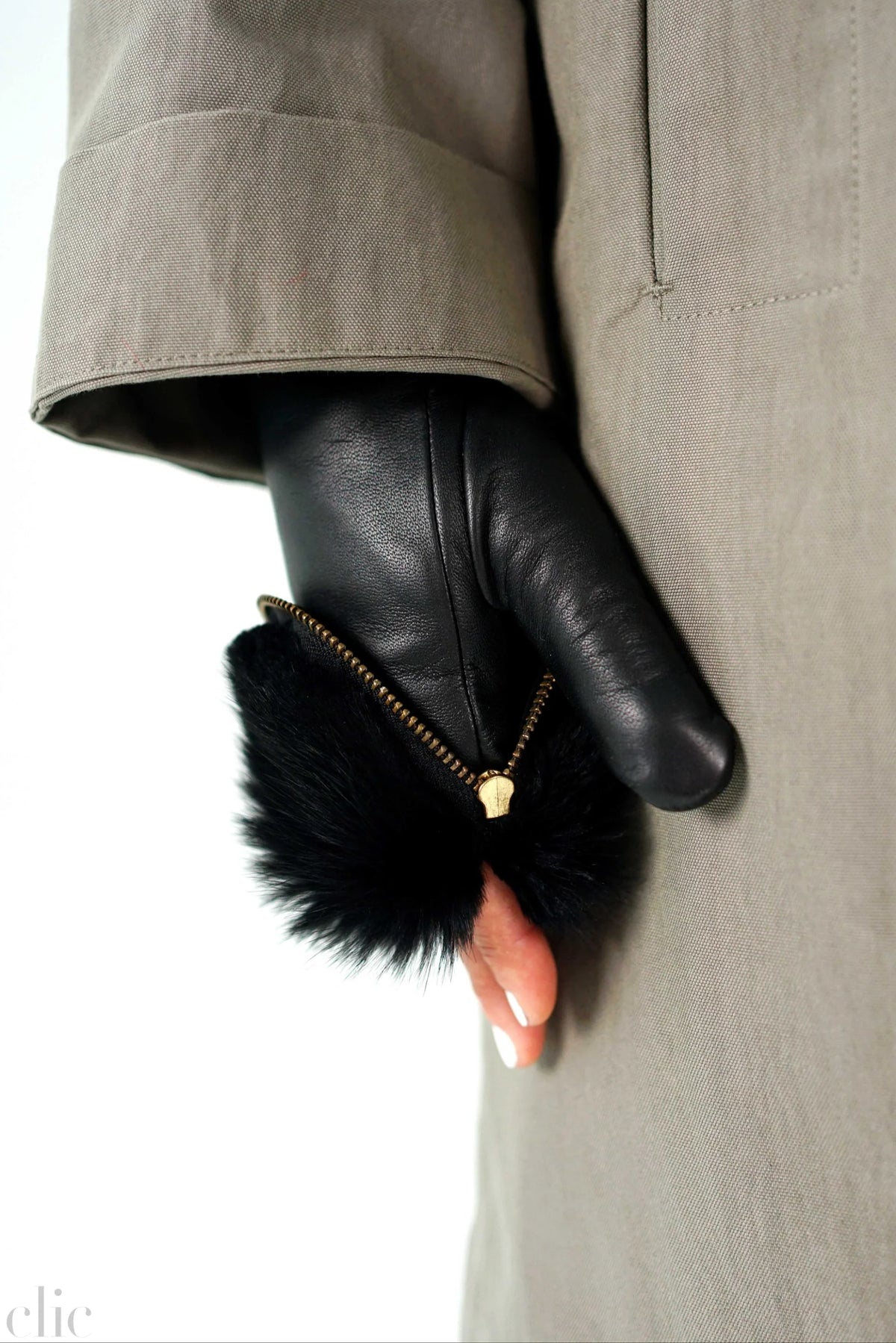 A136 Glove in Black and Black, from Arisitide
