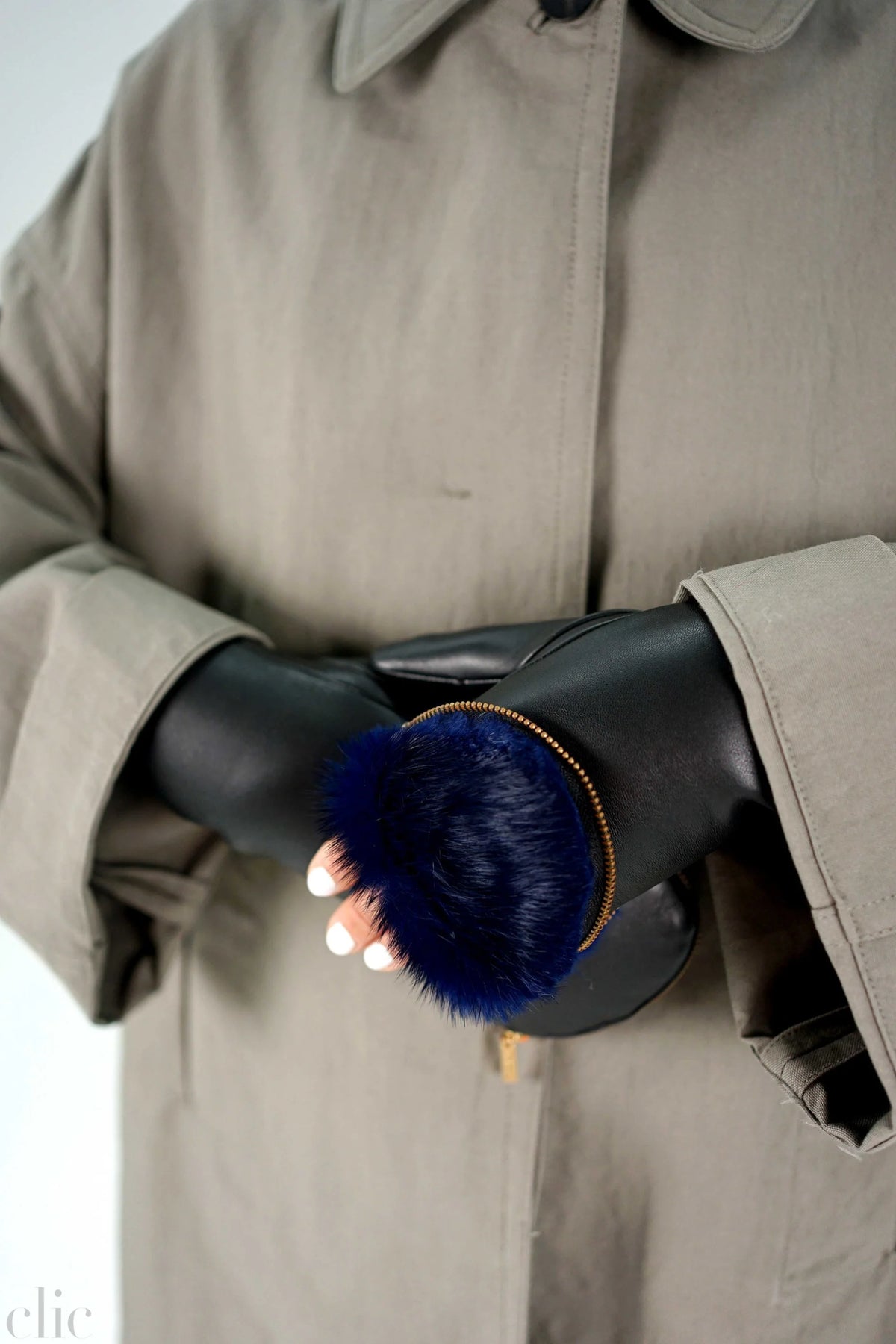 A136 Glove in Black and Navy, from Arisitide