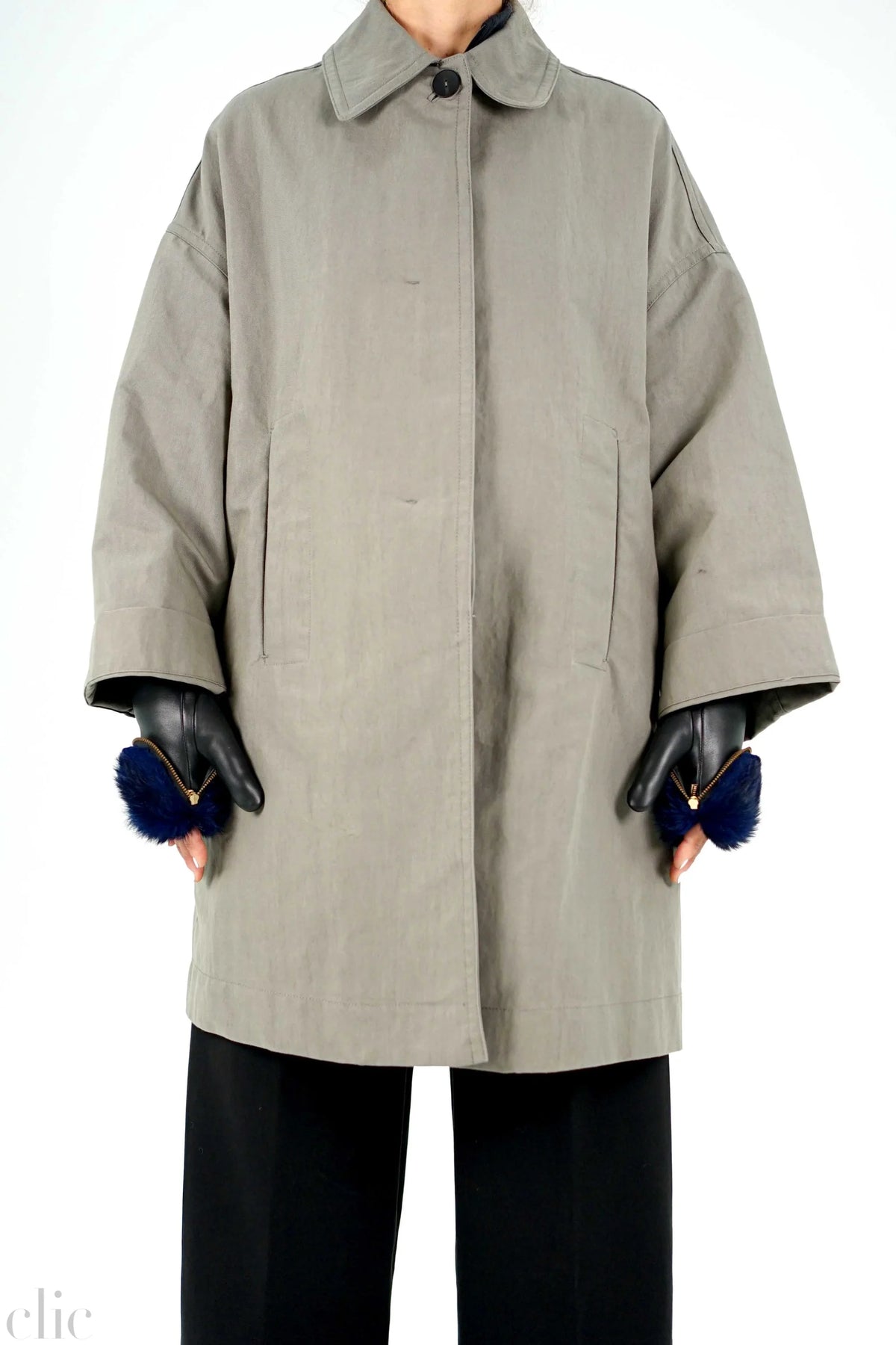A136 Glove in Black and Navy, from Arisitide