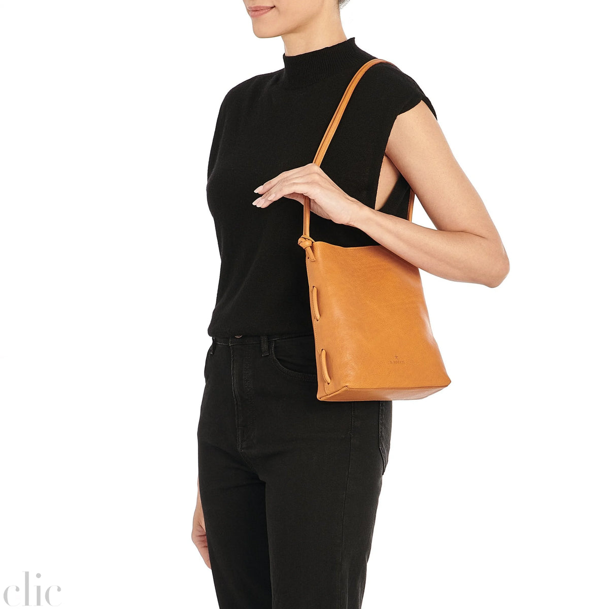 Snodo Shoulder Bag in Natural Vintage Leather, from IL Bisonte