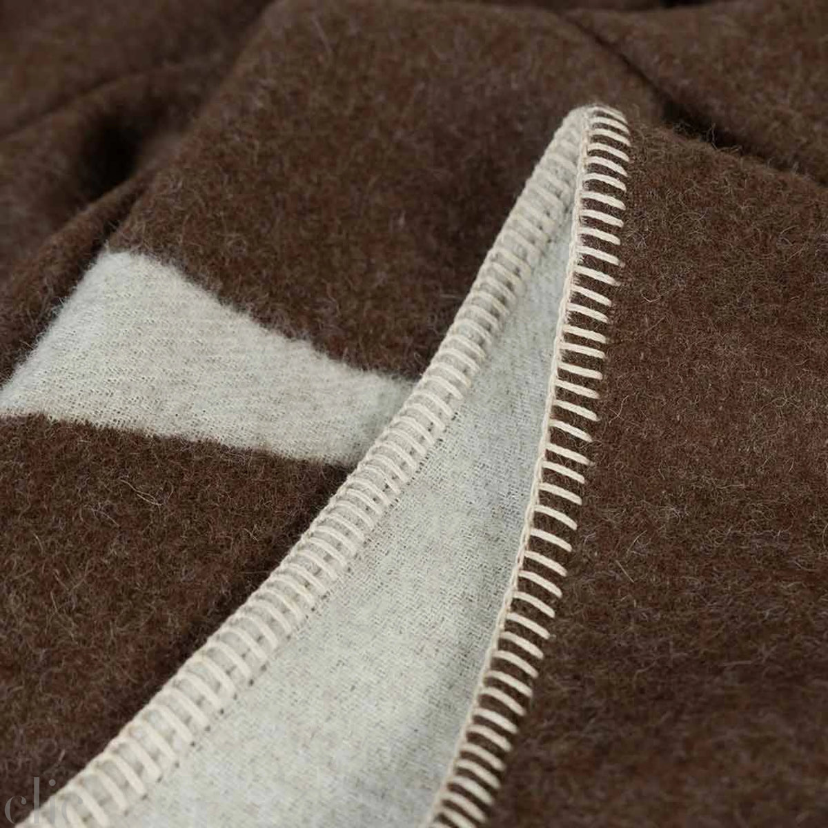 Berlin Reversable Throw in Ivory and Coffee