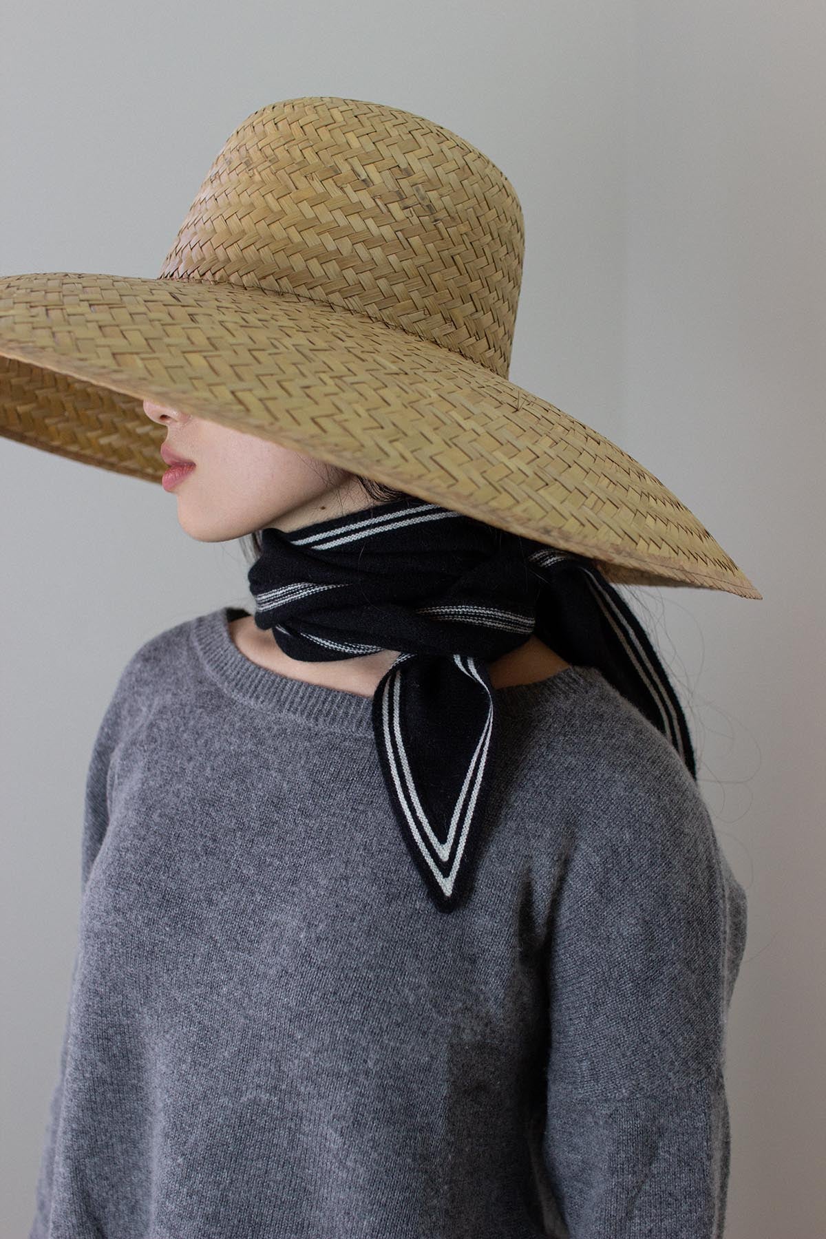 Bronte Spindle-shaped Knitted Cashmere Scarf Ebony Black, from Oats and Rice