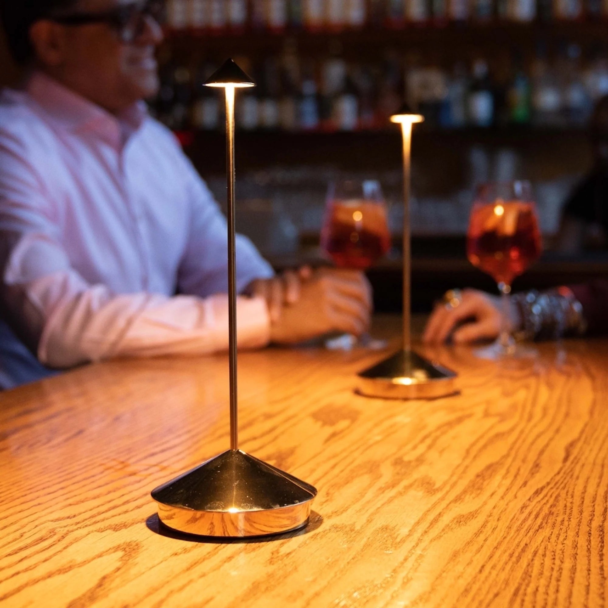 Glossy Pina Pro Lamp in gold, from Zafferano