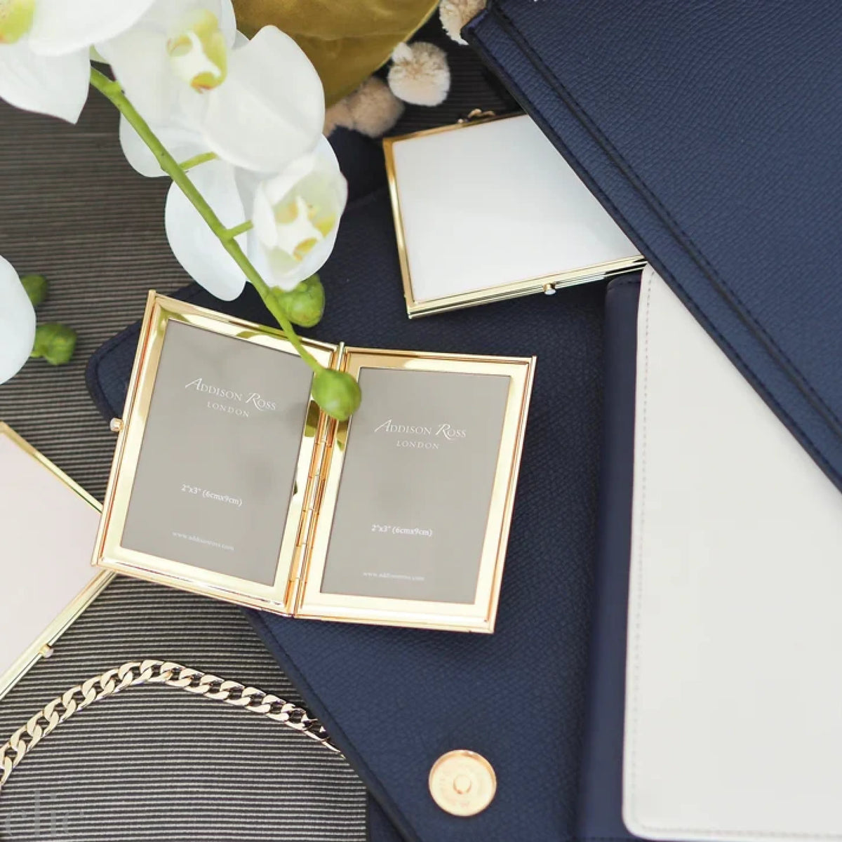 Travel Frame in chiffon and Gold