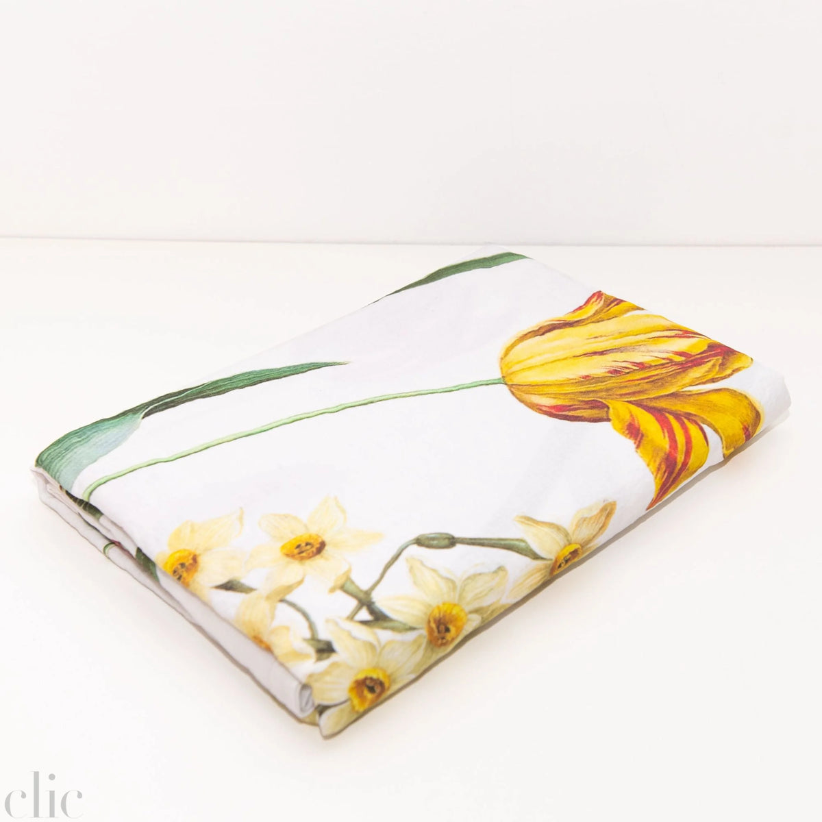 Early Flowers Tablecloth in White, from Linoroom