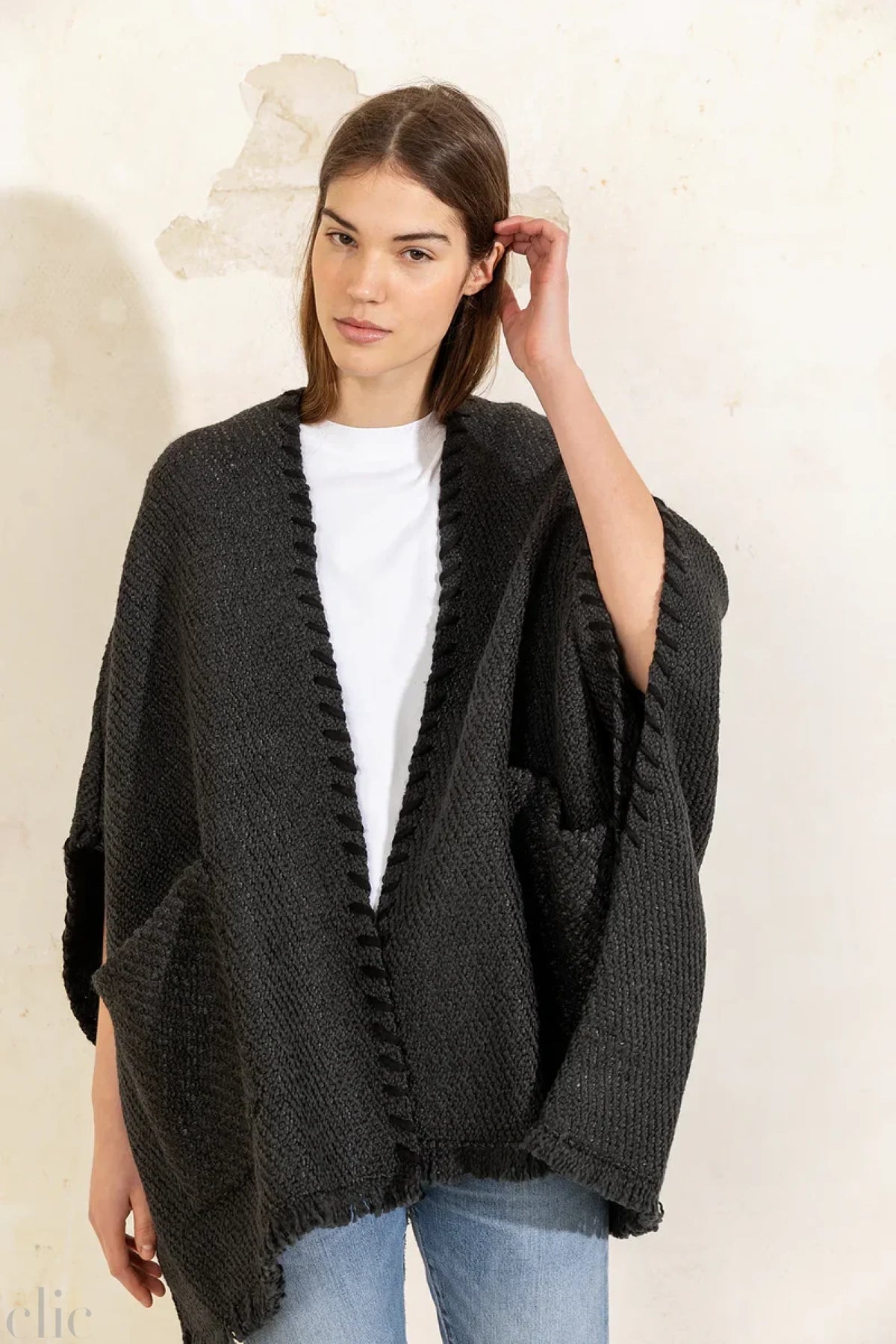 Lose Cardigan with Pockets Billy in Noir, from Wehve