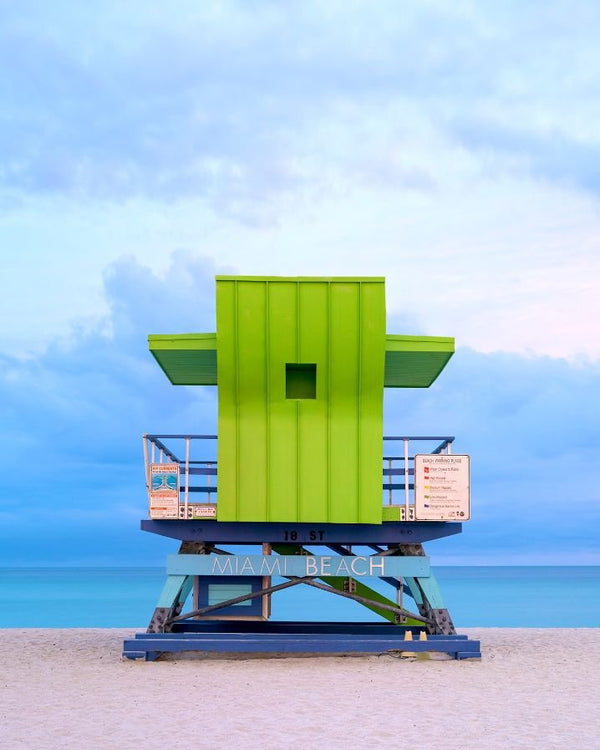 Lifeguard Tower 18th Street, Miami Beach by Tommy Kwak