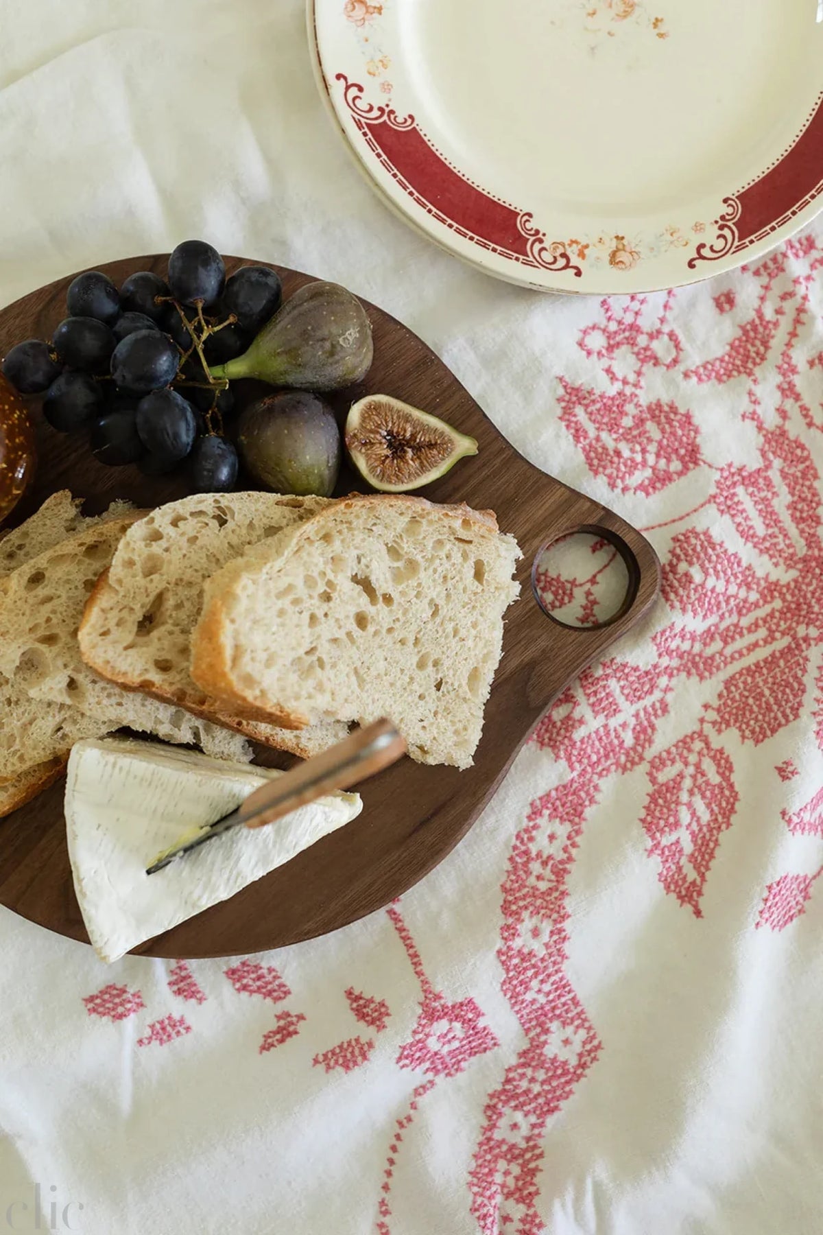 Round Cheese Board in Walnut