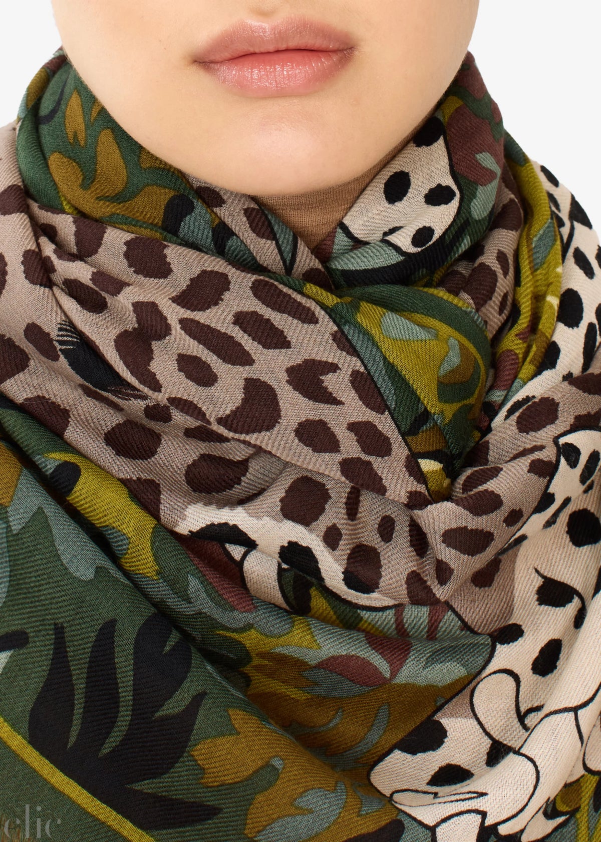 Mike Scarf in Khaki, from Inoui Editions