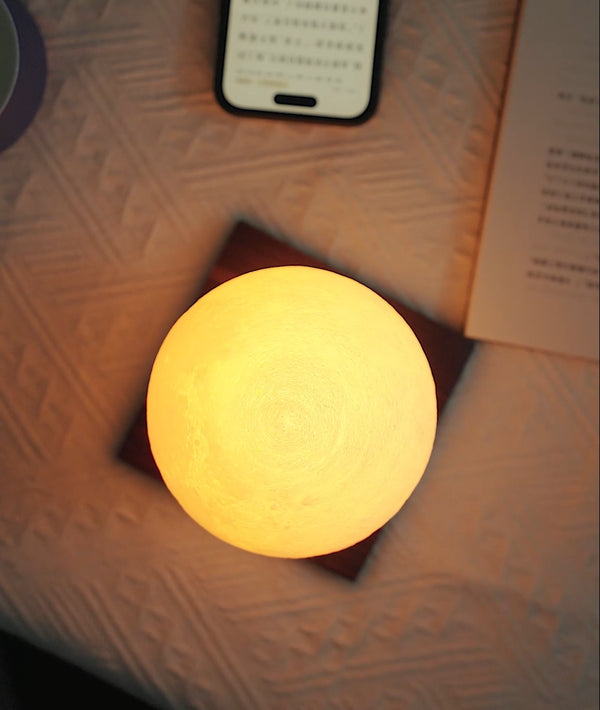 Smart Luna Spin Lamp, from Gingko Design