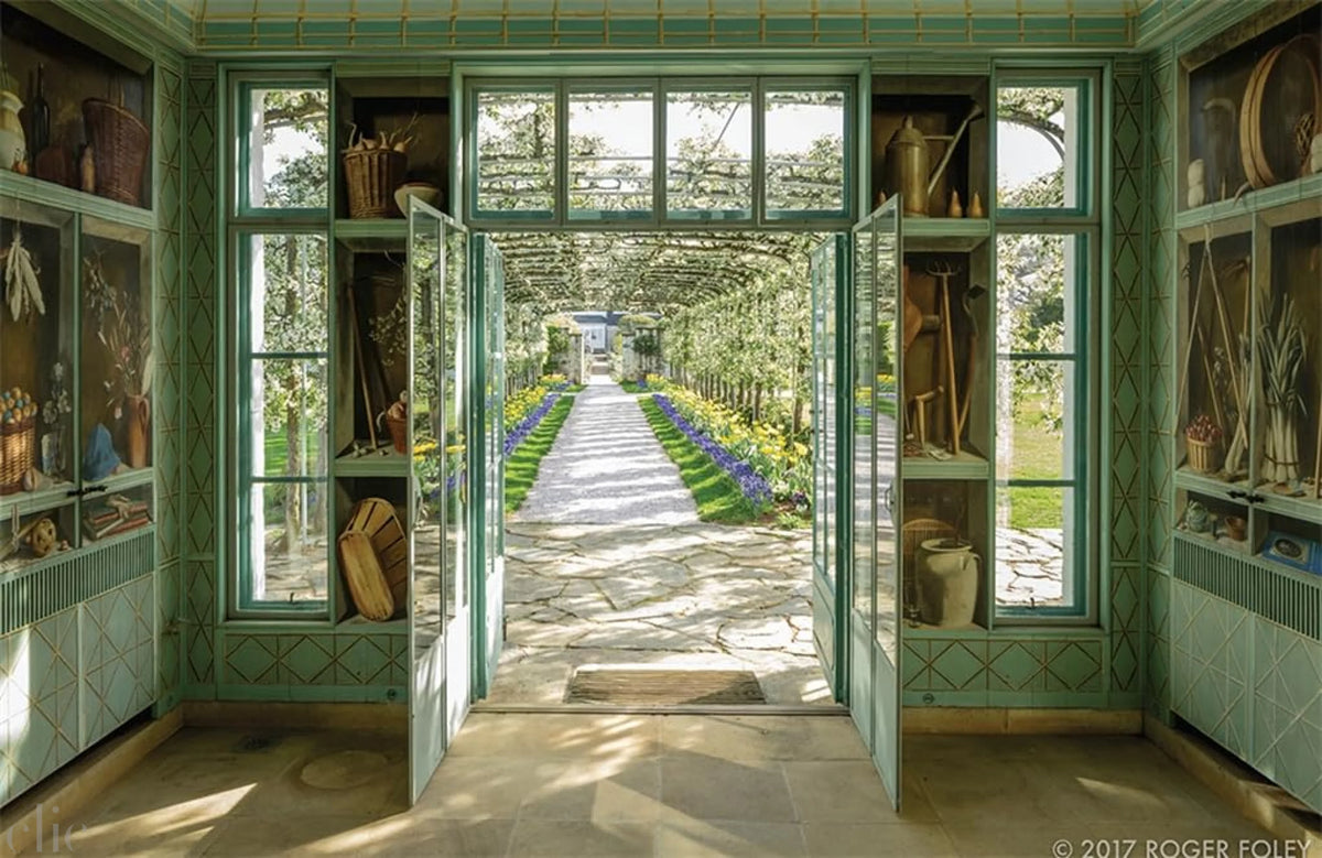 The Gardens of Bunny Mellon: The first study of the gardens and landscapes designed by the famed society hostess