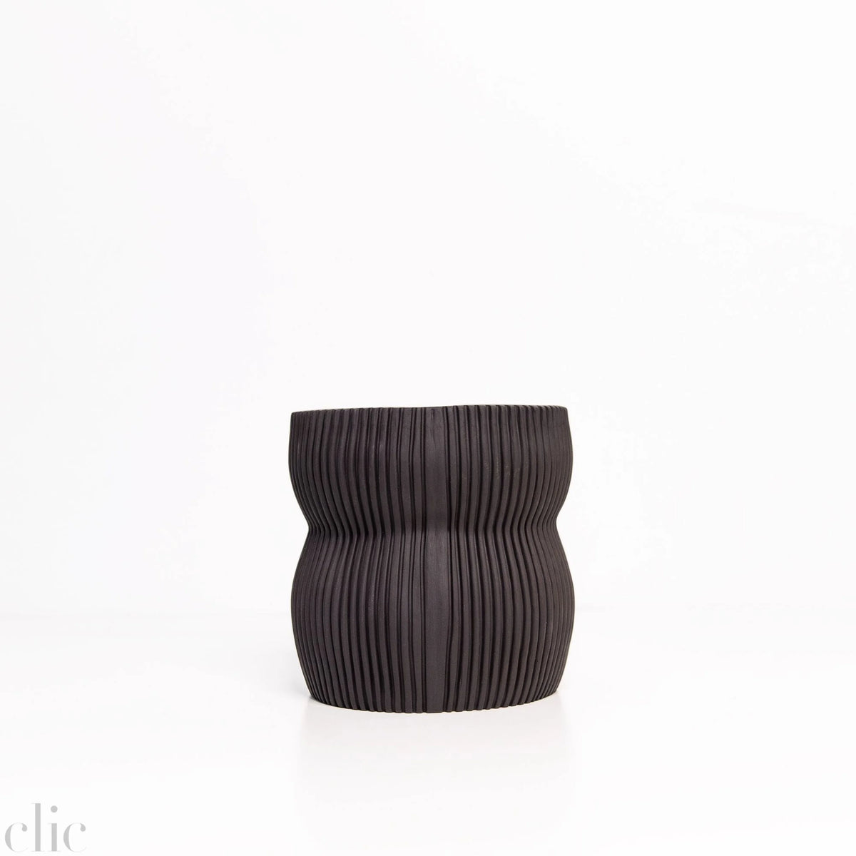 Small 05 Round Curvy Vase in Black, from CYM