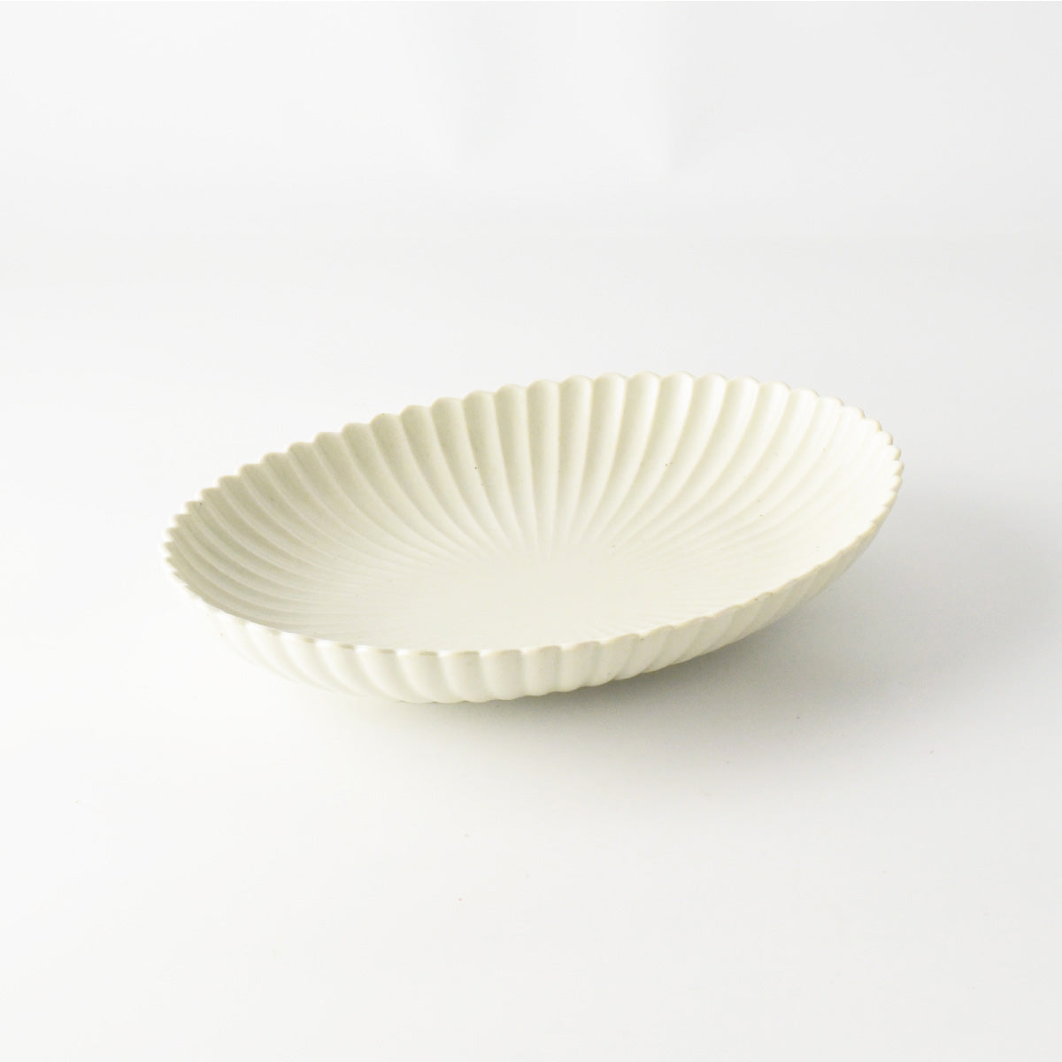 Shunshou Sun Oval Plate, from Marumitsu Poterie