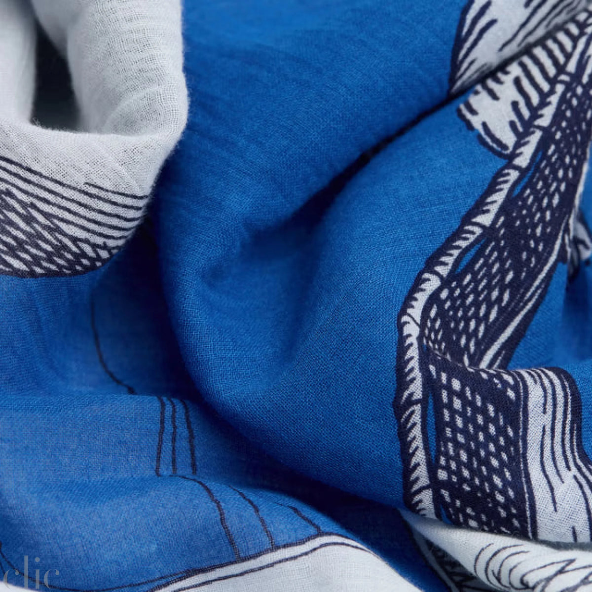 Scarf 100 Des Rives Et Des Reves in Blue, from Inoui Editions