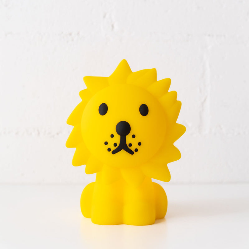 Lion first Lamp, from Mr. Maria