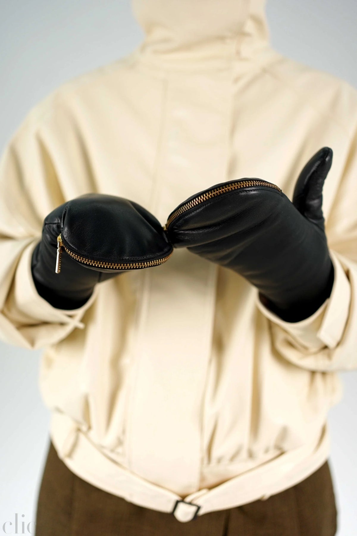 A136 Glove in Black and Kaki, from Arisitide