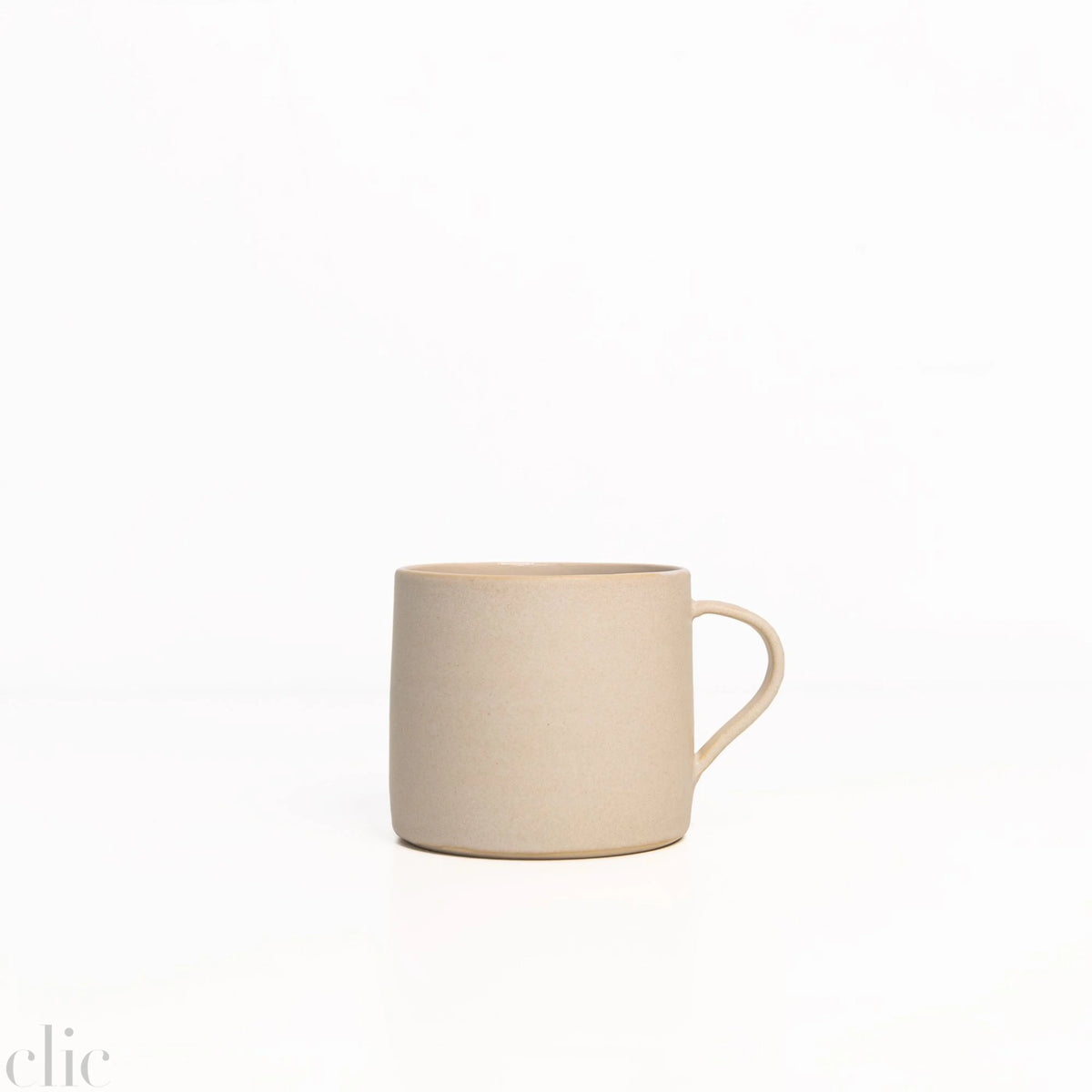 T112 Mug in White