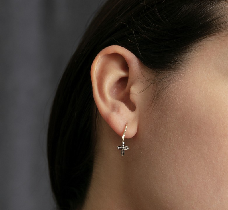 Cross D Earrings, from 5 Octobre