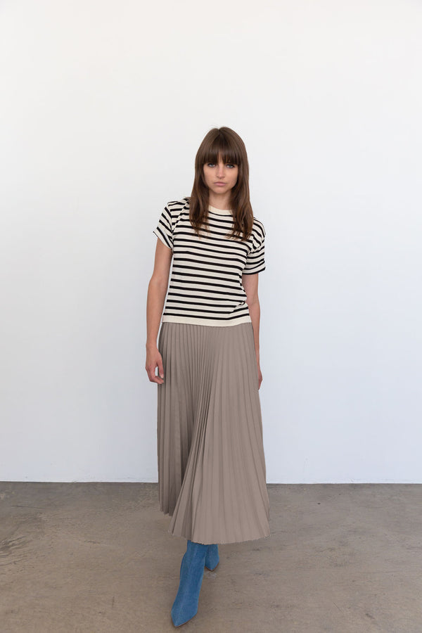 2607 Denim Deluxe Skirt in Sand, from Loyd Ford