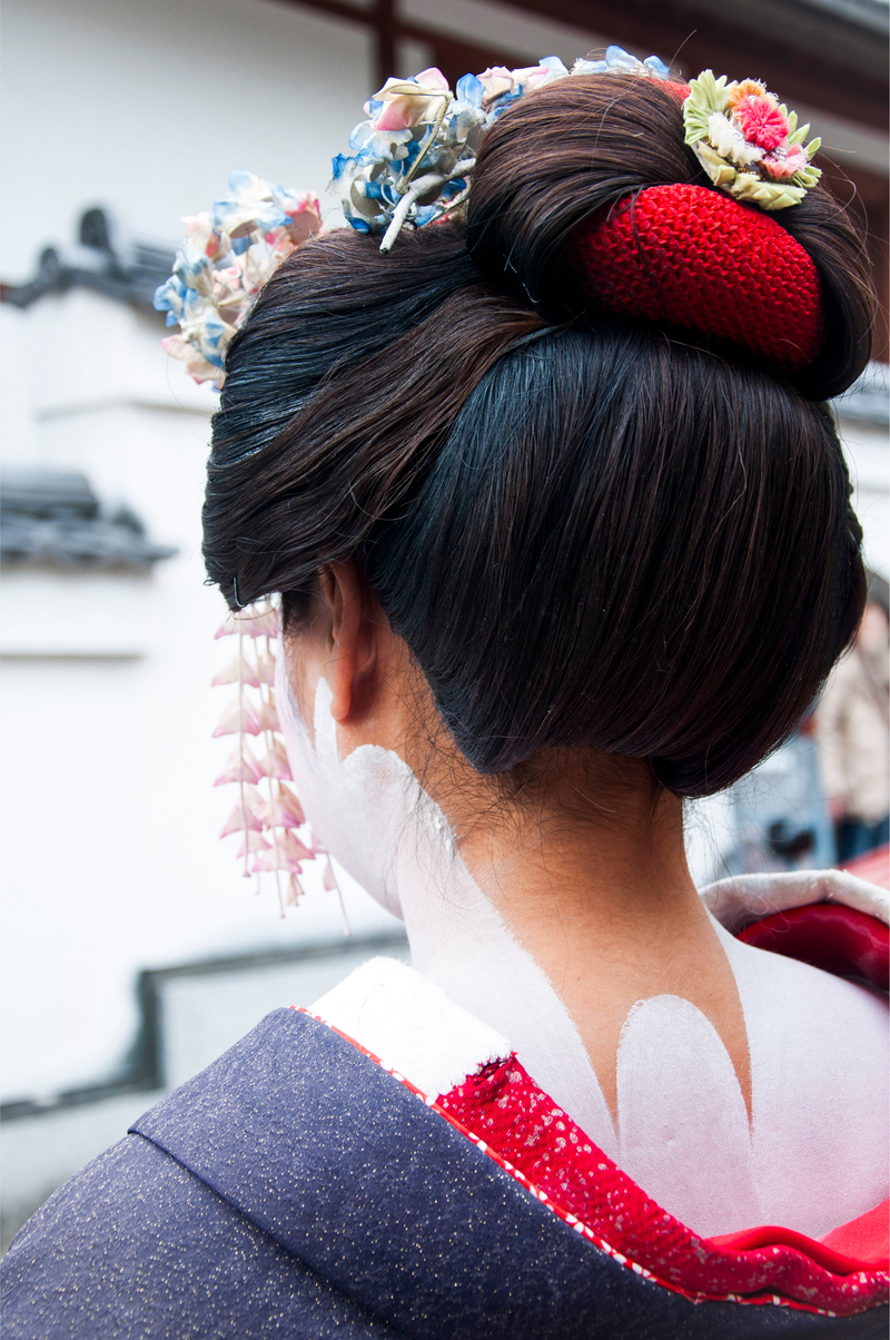 Geisha Vertical, Japan by Juliette Charvet