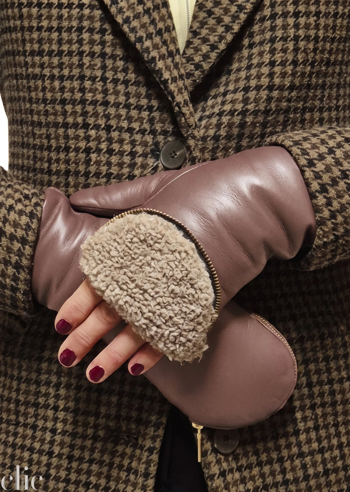 AP136 Glove in Clay and Taupe, from Aristide