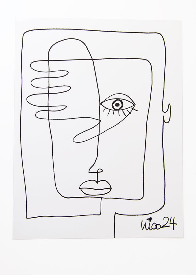 Medium Visage 3 in Black & White, by Nicolette Schouten