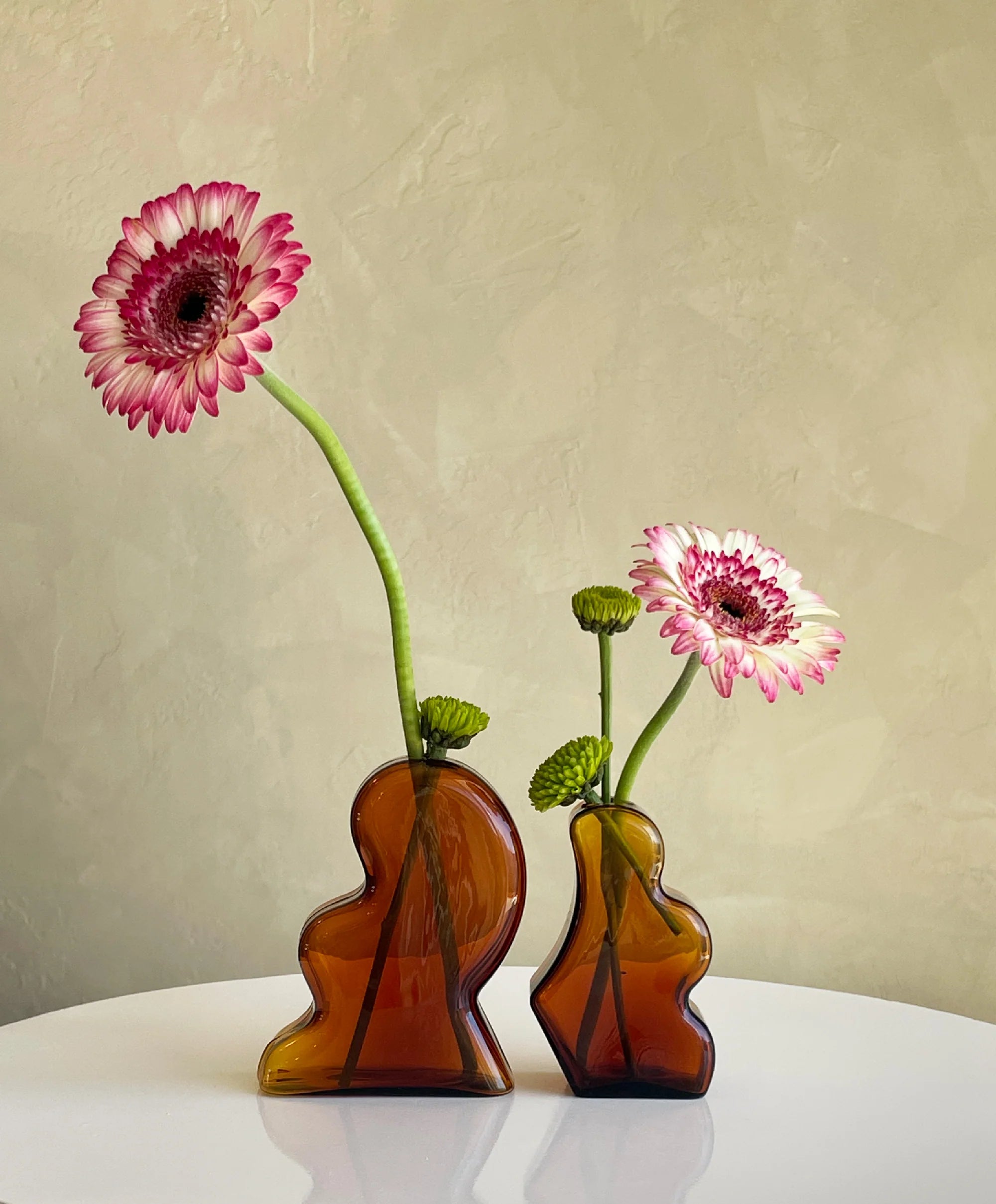 Interlocking Vase in Amber, from Manu Nanu
