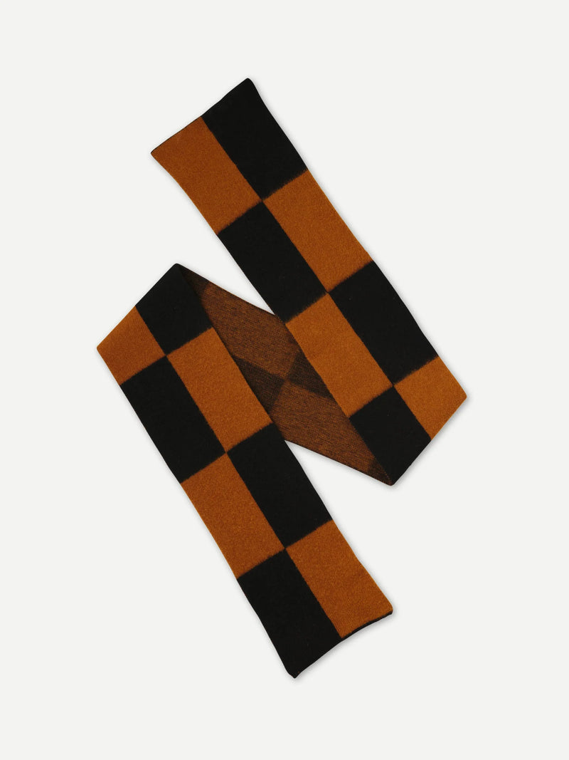 BLAK/CUM