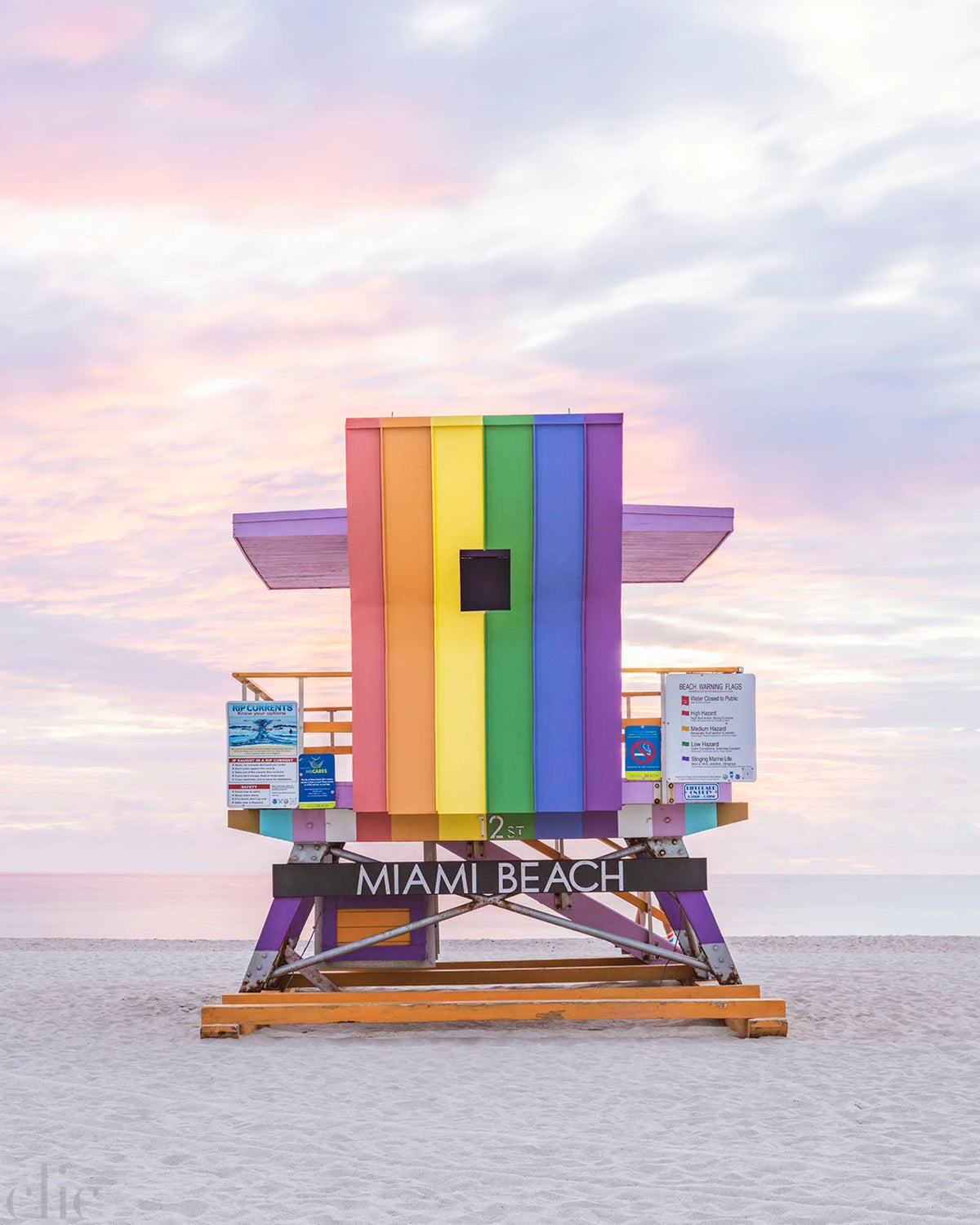 Lifeguard Tower 12th Street, Miami Beach by Tommy Kwak