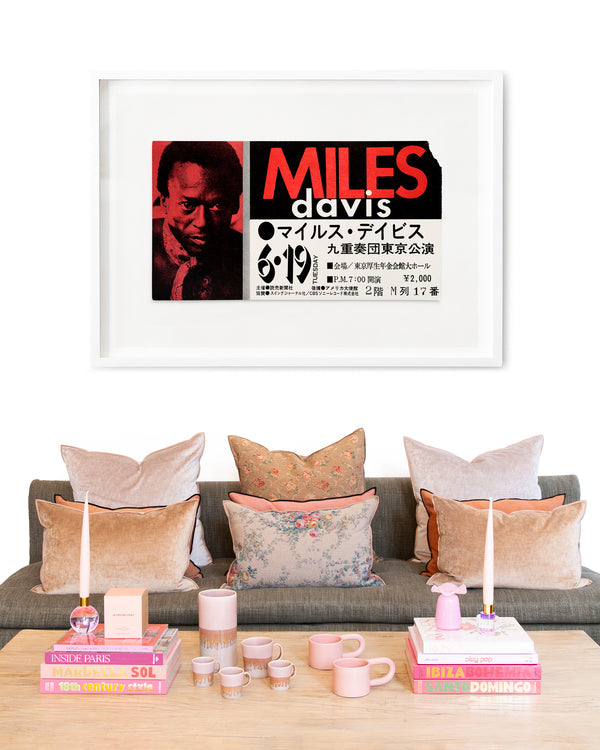 Miles Davis, Shinjuku Kosei Nenkin Hall, Tokyo, Japan 1973 by Blaise Hayward