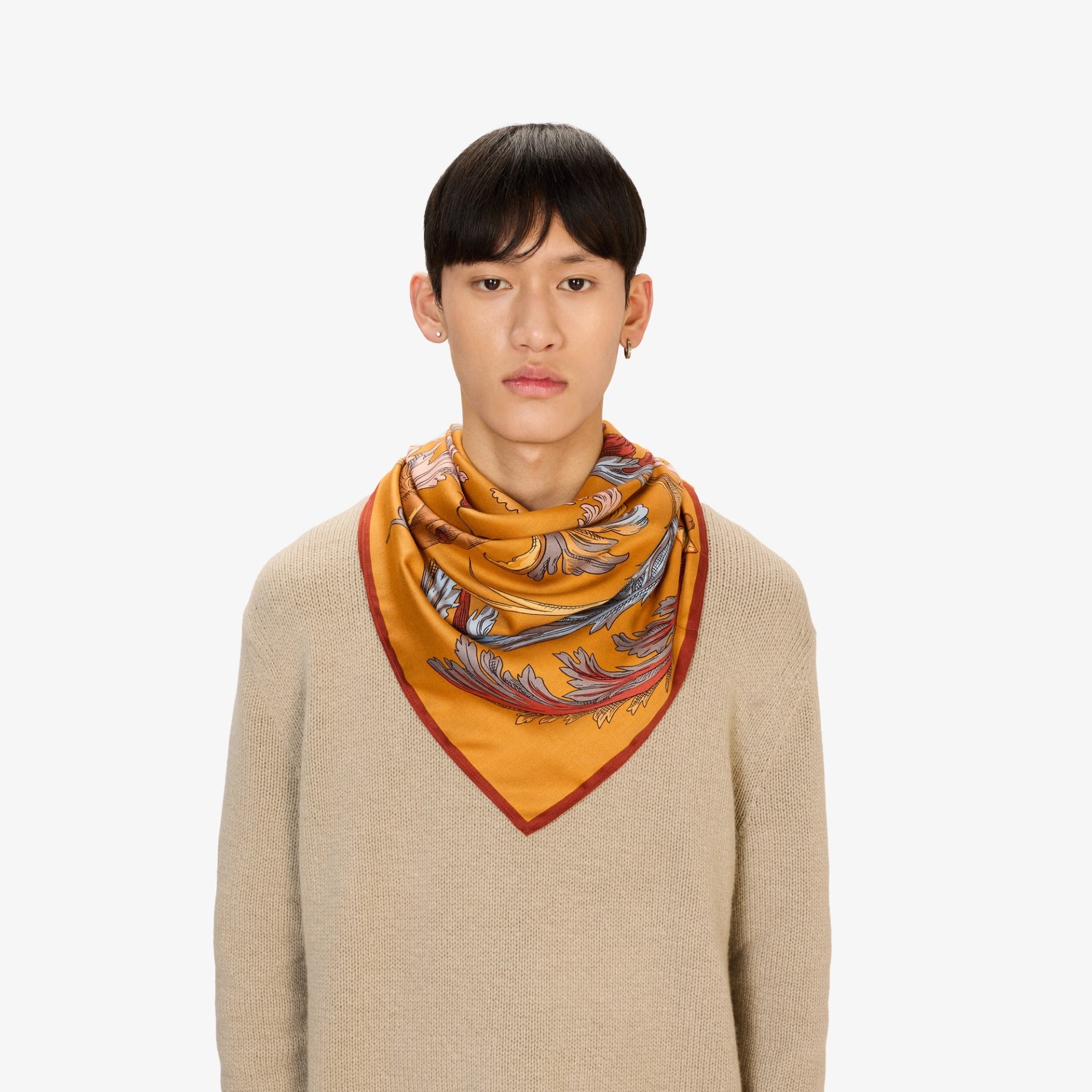 Carre 100 Rococo in Golden Brown, from Inoui Editions