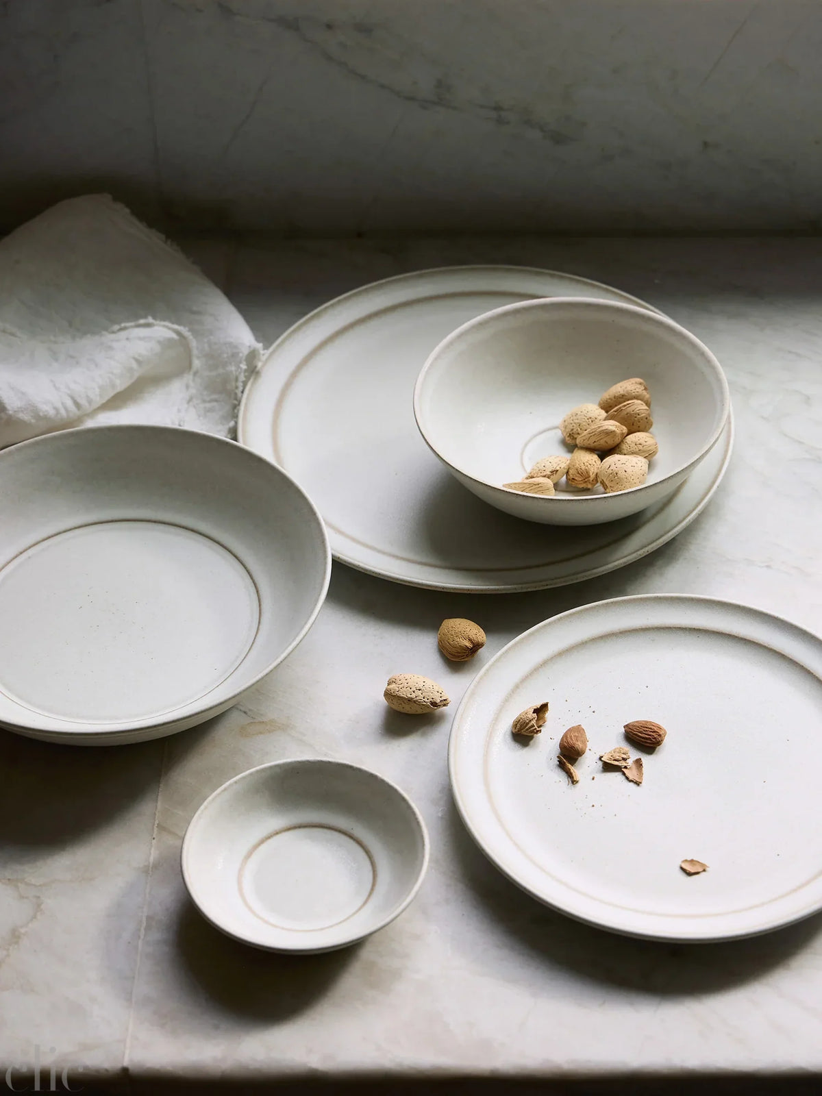 Large Pillar Plate in Oat