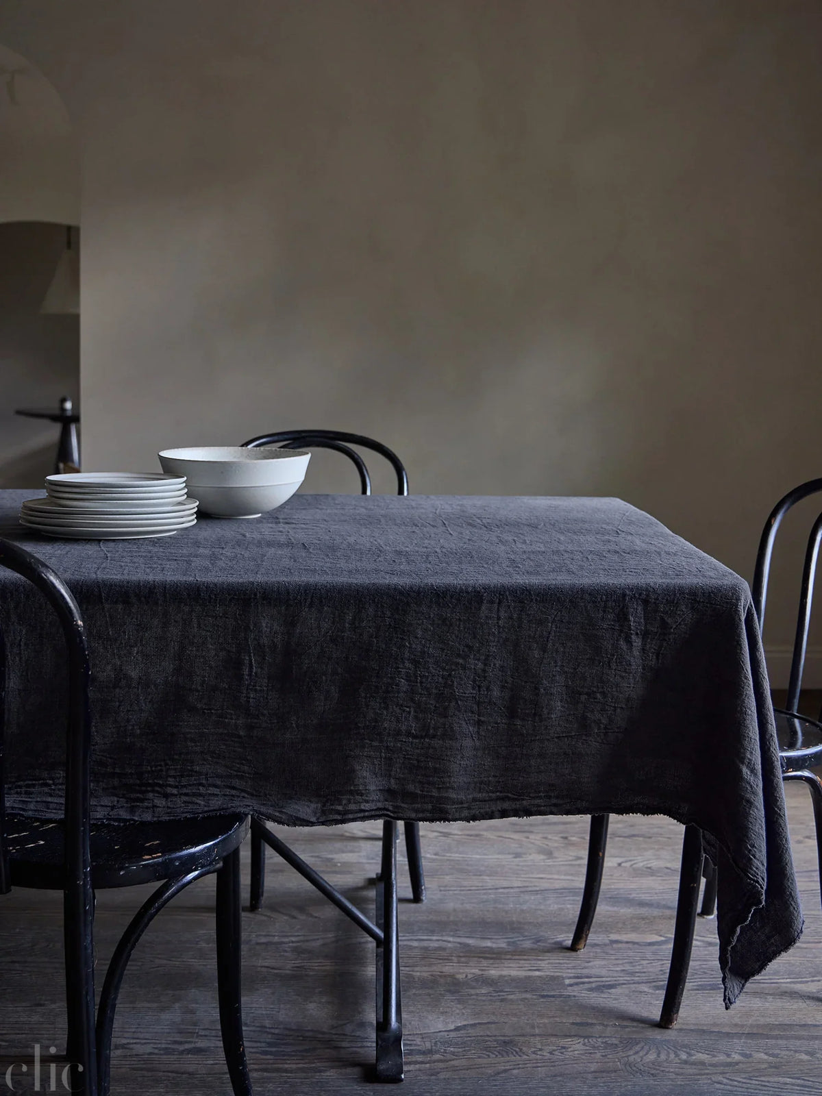 Philo Linen Tablecloth in Slate