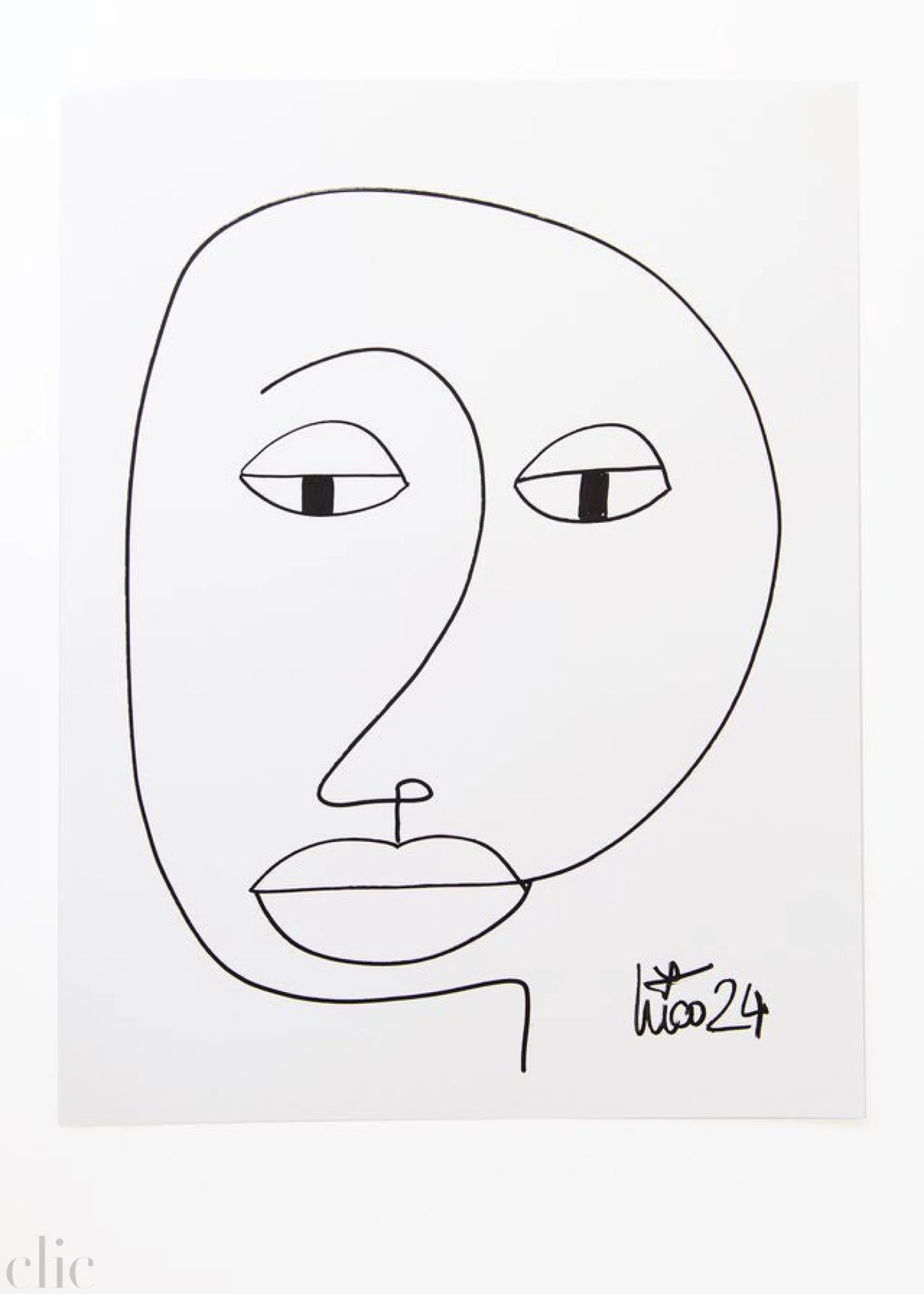 Medium Visage 4 in Black & White, by Nicolette Schouten