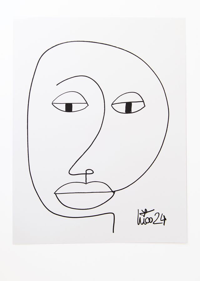 Medium Visage 4 in Black & White, by Nicolette Schouten