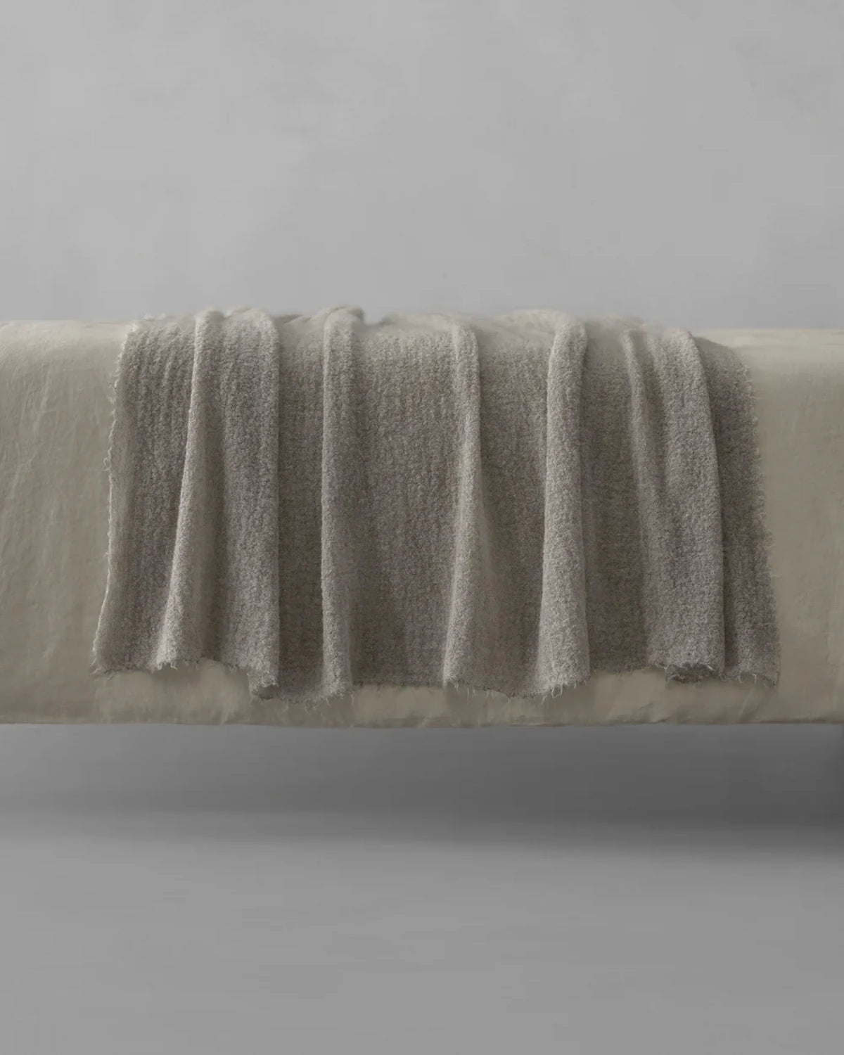 Ted Throw in Mastice, Limonta Society
