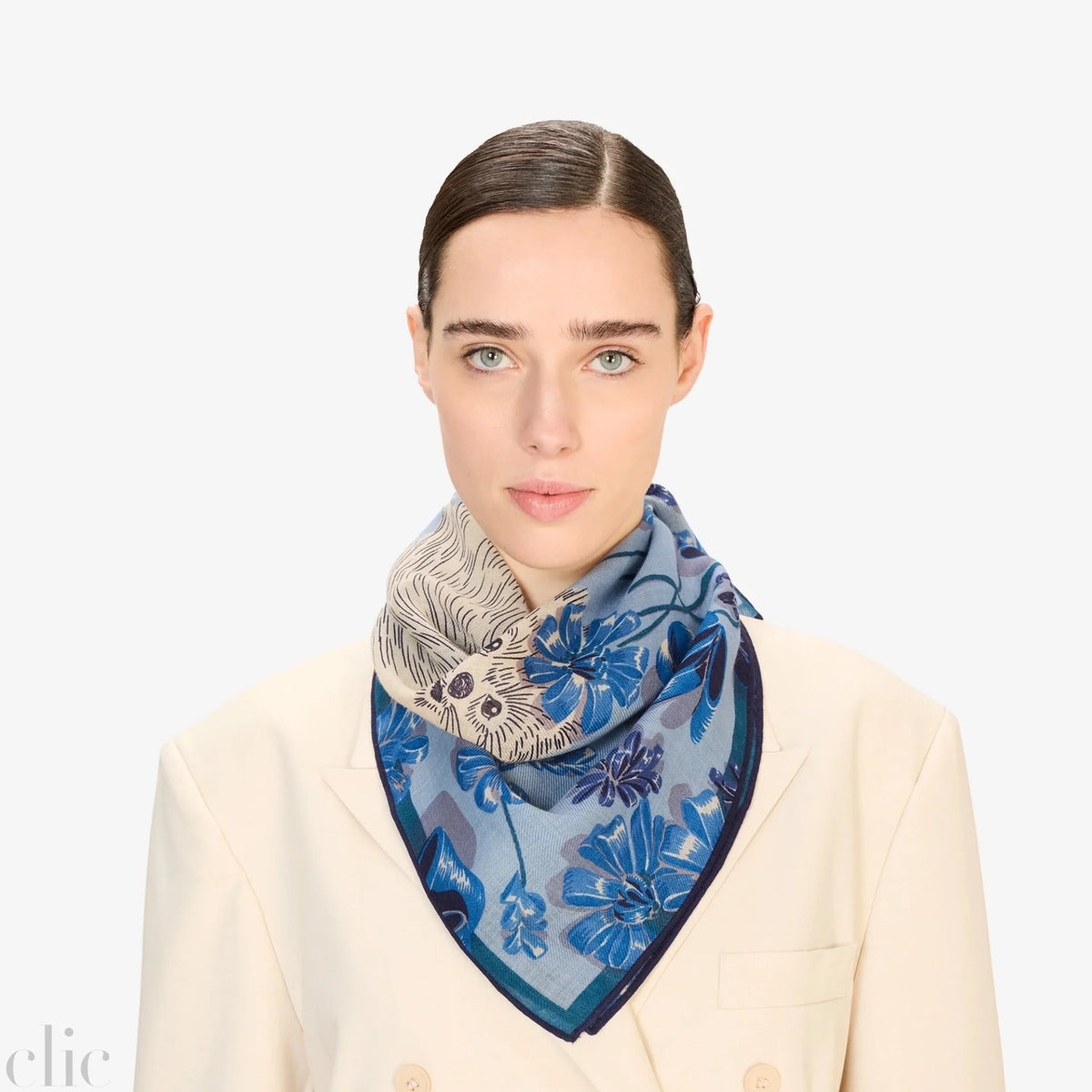 Toutou Scarf in Blue, from Inoui Editions