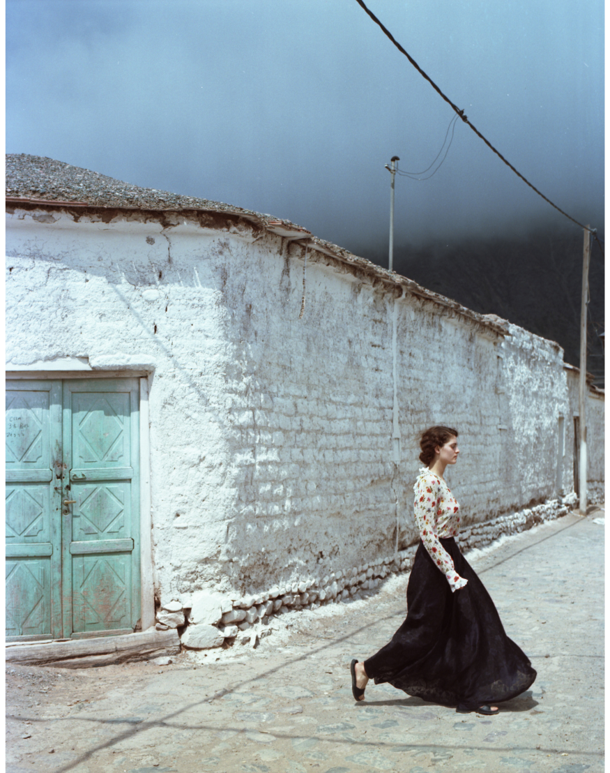 Elisabet Walking by Anne Menke
