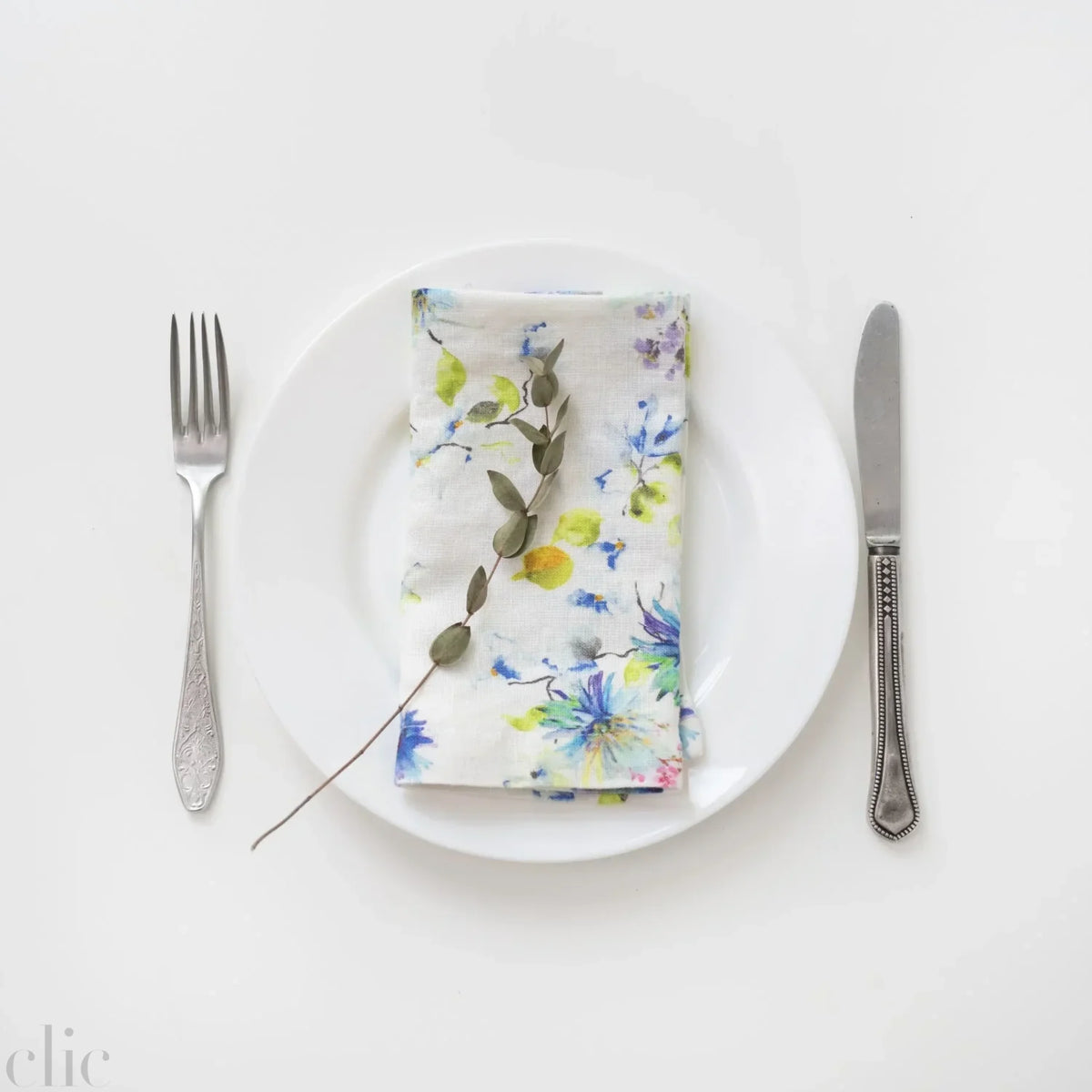 White Flowers Set of 2 Napkins, from Linen Tales
