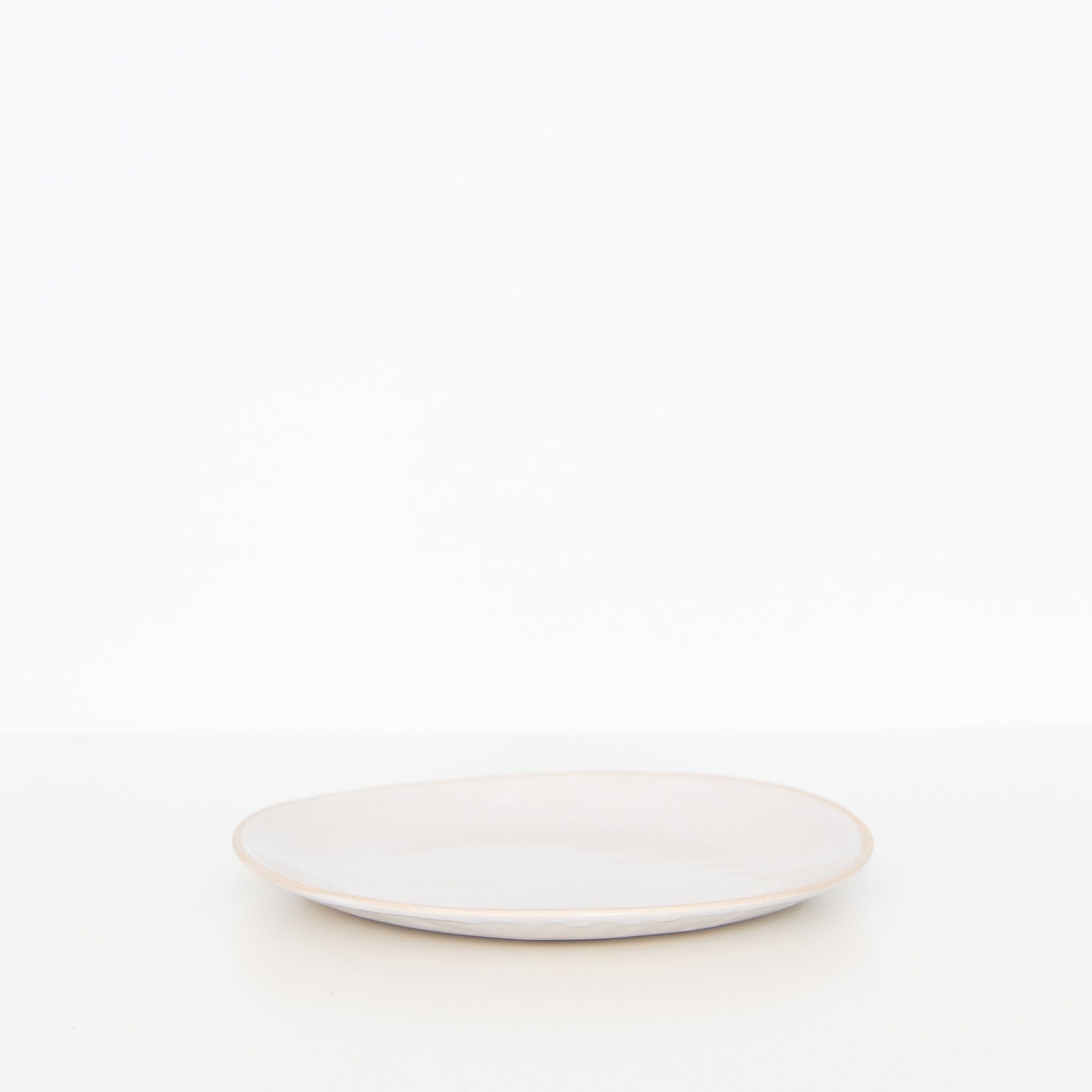 Dinner Plate Beach Sand White, from Wonki Ware