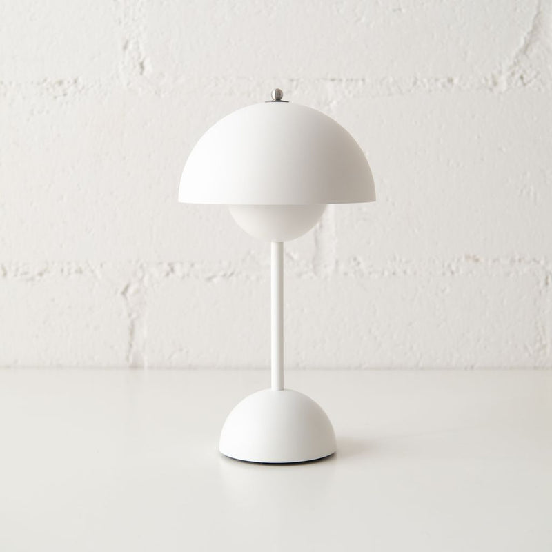 Flower Pot Table Lamp in Matte Black, from Ameico