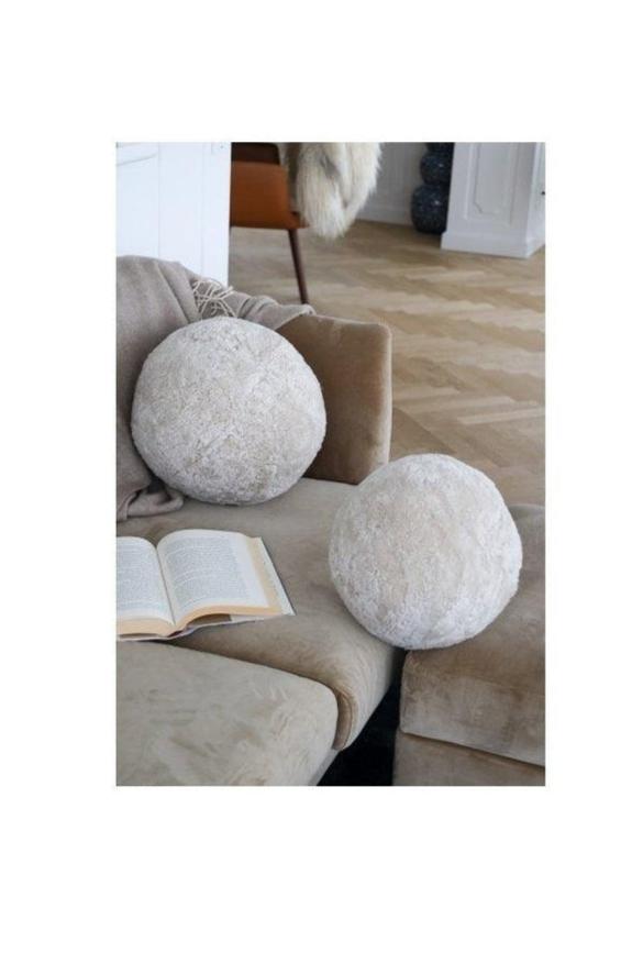 Angelite Round Cushion New Zealand Sheepskin, from Natures Collection