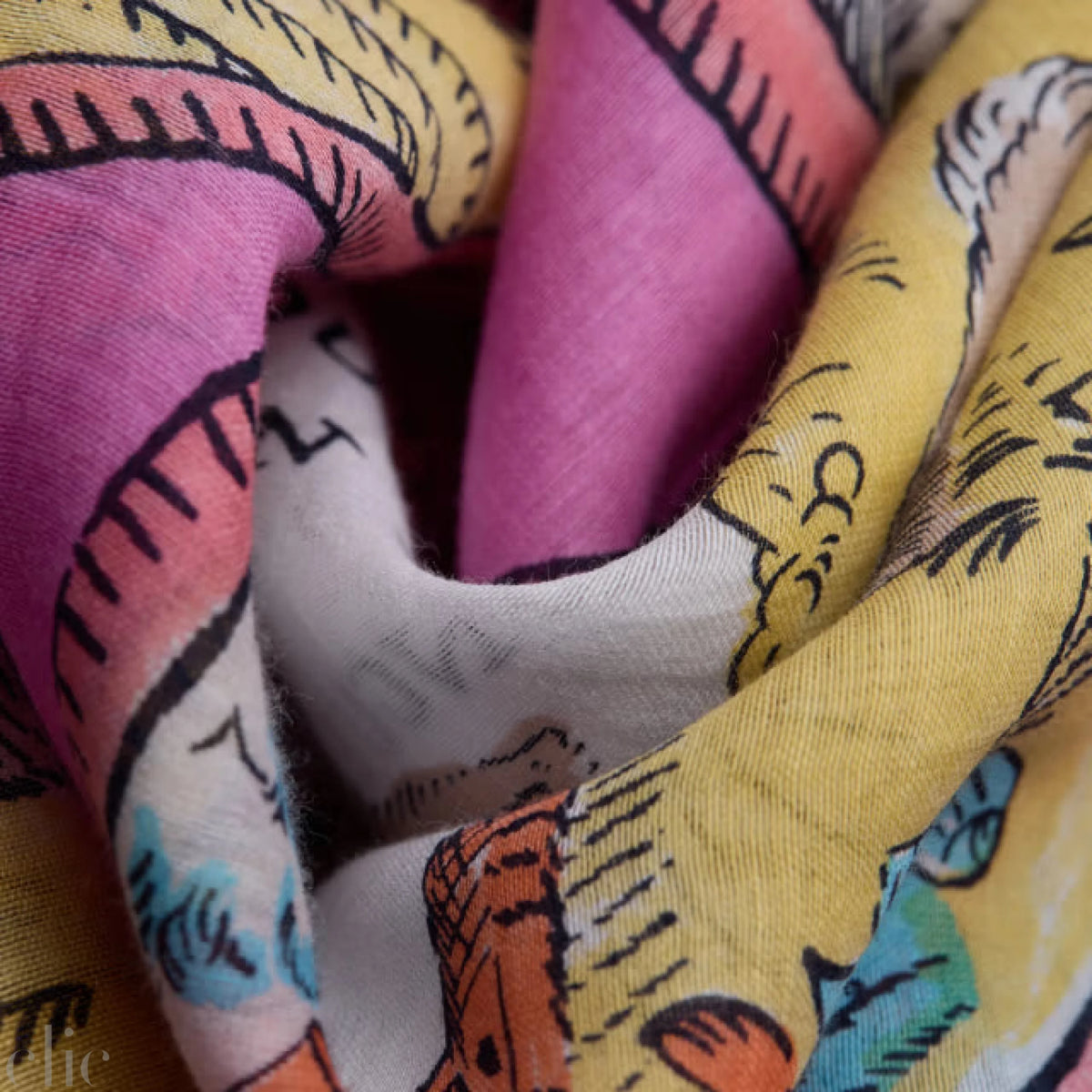 Chance Scarf in Pink, from Inoui Editions