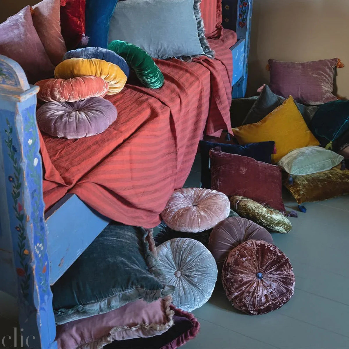 Sweet Cushion in Nougat